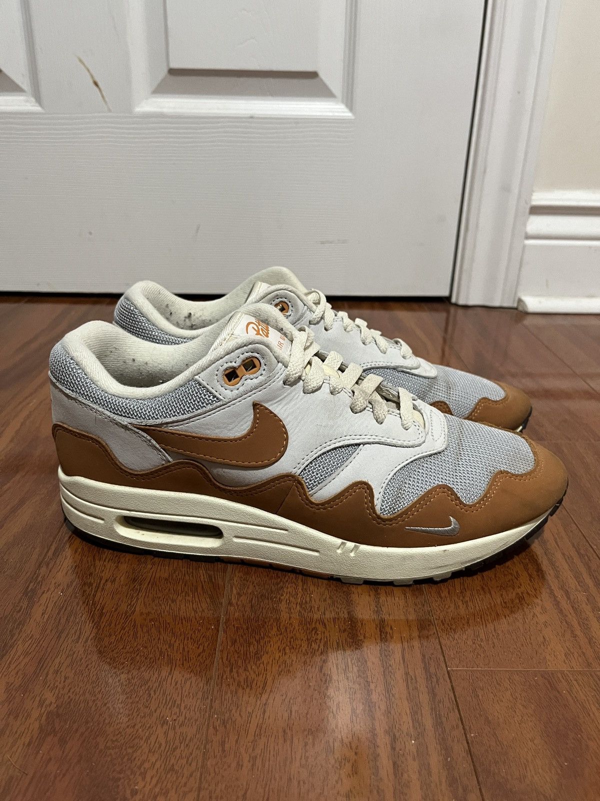 Nike × Patta Patta x Nike The Waves Monarch Size US 9 / EU 42 - 1 Thumbnail