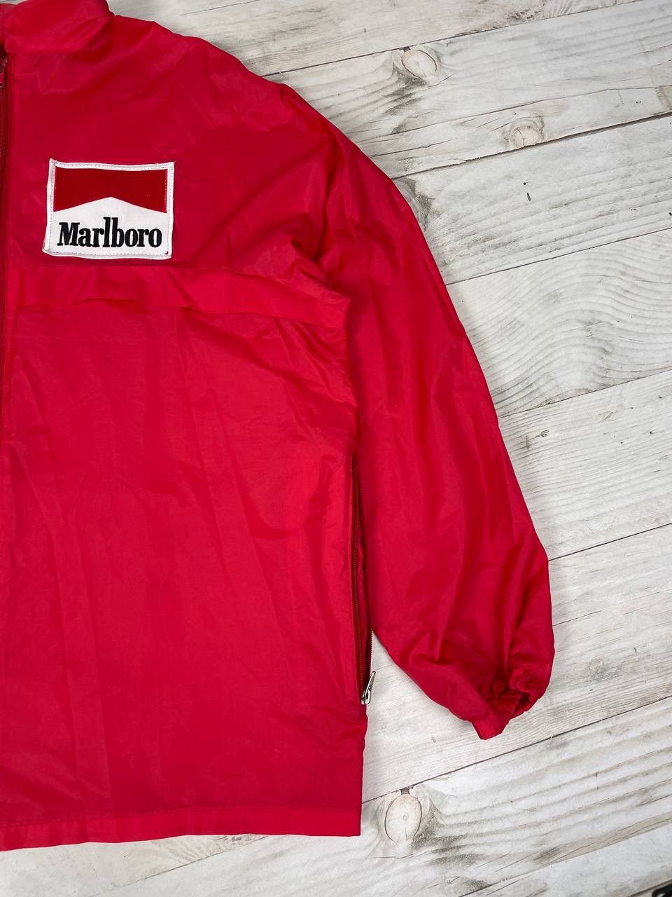 Marlboro Vintage Marlboro Big Logo Windbreaker Nylon Jacket 90s Size US XL / EU 56 / 4 - 5 Thumbnail