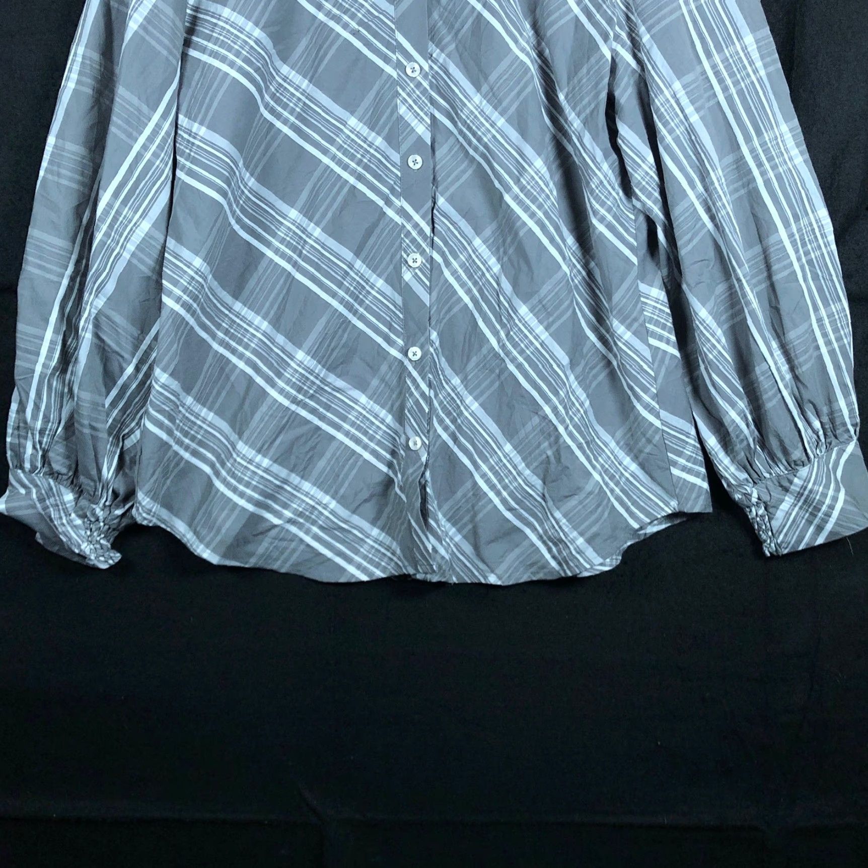 Vintage Chicos Womens Blouse Gray White Collared Button Down Long Sleeve Stretch 2 Gray White Collared Button Down Long Sleeve Stretch 2 Size XL / US 12-14 / IT 48-50 - 3 Thumbnail