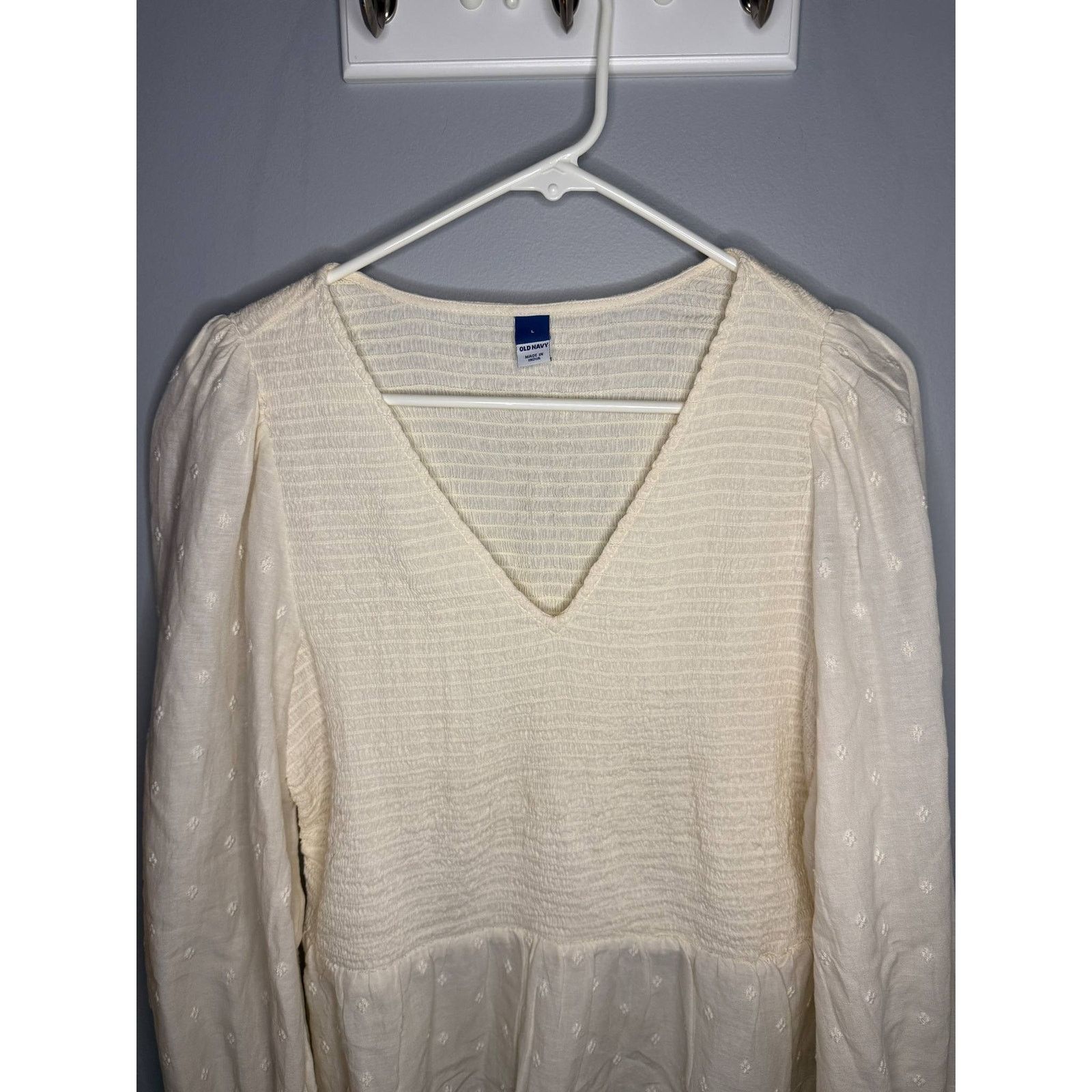 Old Navy Old Navy Long-Sleeve Smocked Peplum Blouse Cream Women's L Size L / US 10 / IT 46 - 3 Thumbnail