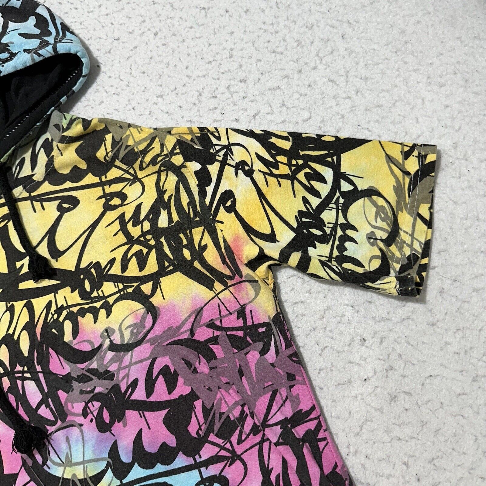 Massive Massive Small Hooded Graphic T Shirt Colorful Tie Dye Tee Size US S / EU 44-46 / 1 - 5 Thumbnail