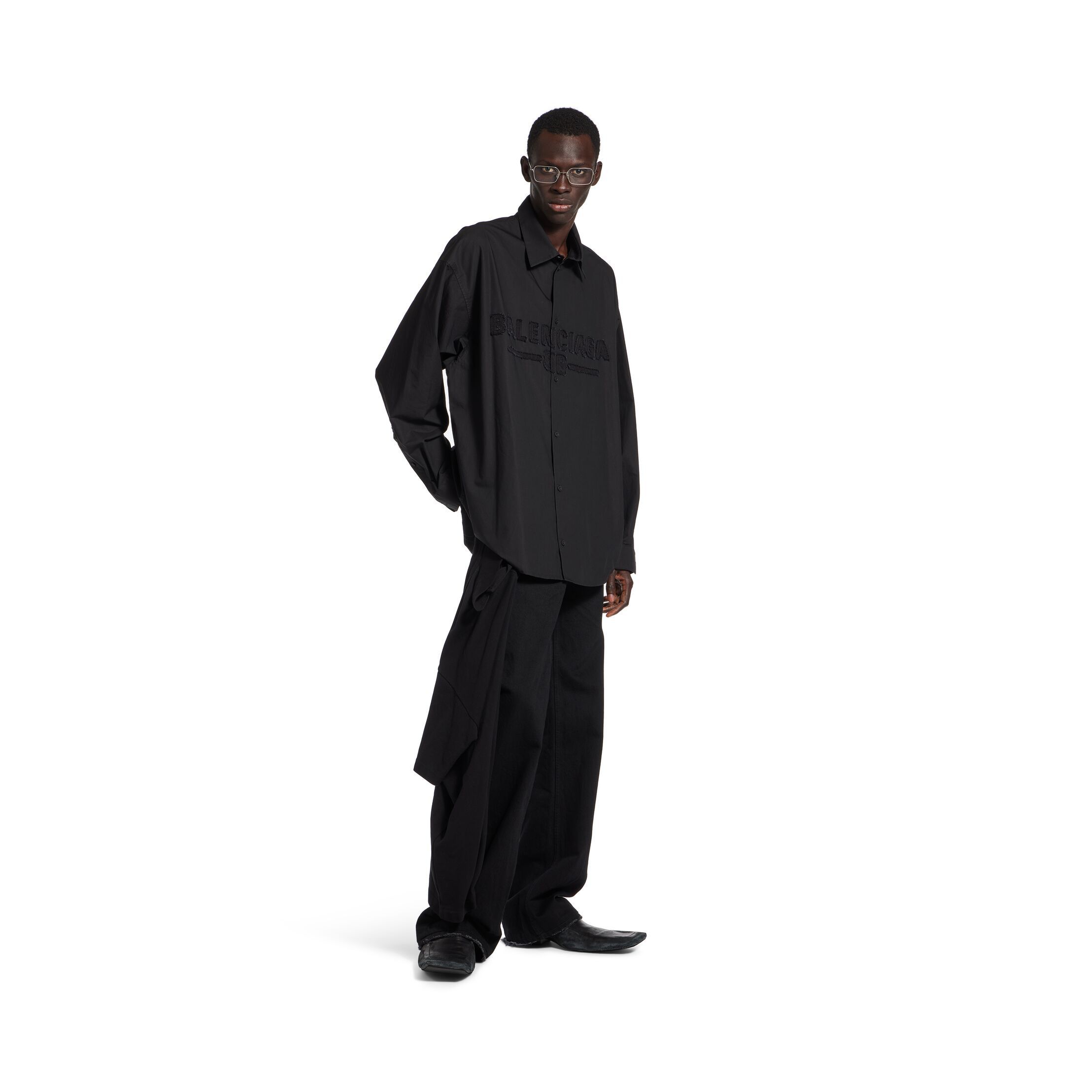 Balenciaga o1s1wg110226 Minimal Shirt Oversized in Black Size US S / EU 44-46 / 1 - 1 Thumbnail