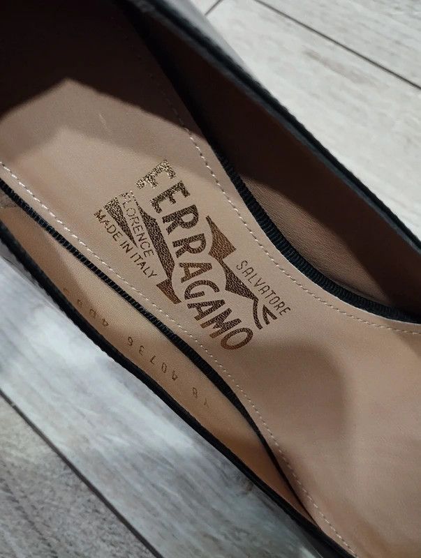 Salvatore Ferragamo Salvatore Ferragamo Heel Pump size 7,5 38 Size US 8 / IT 38 - 4 Thumbnail