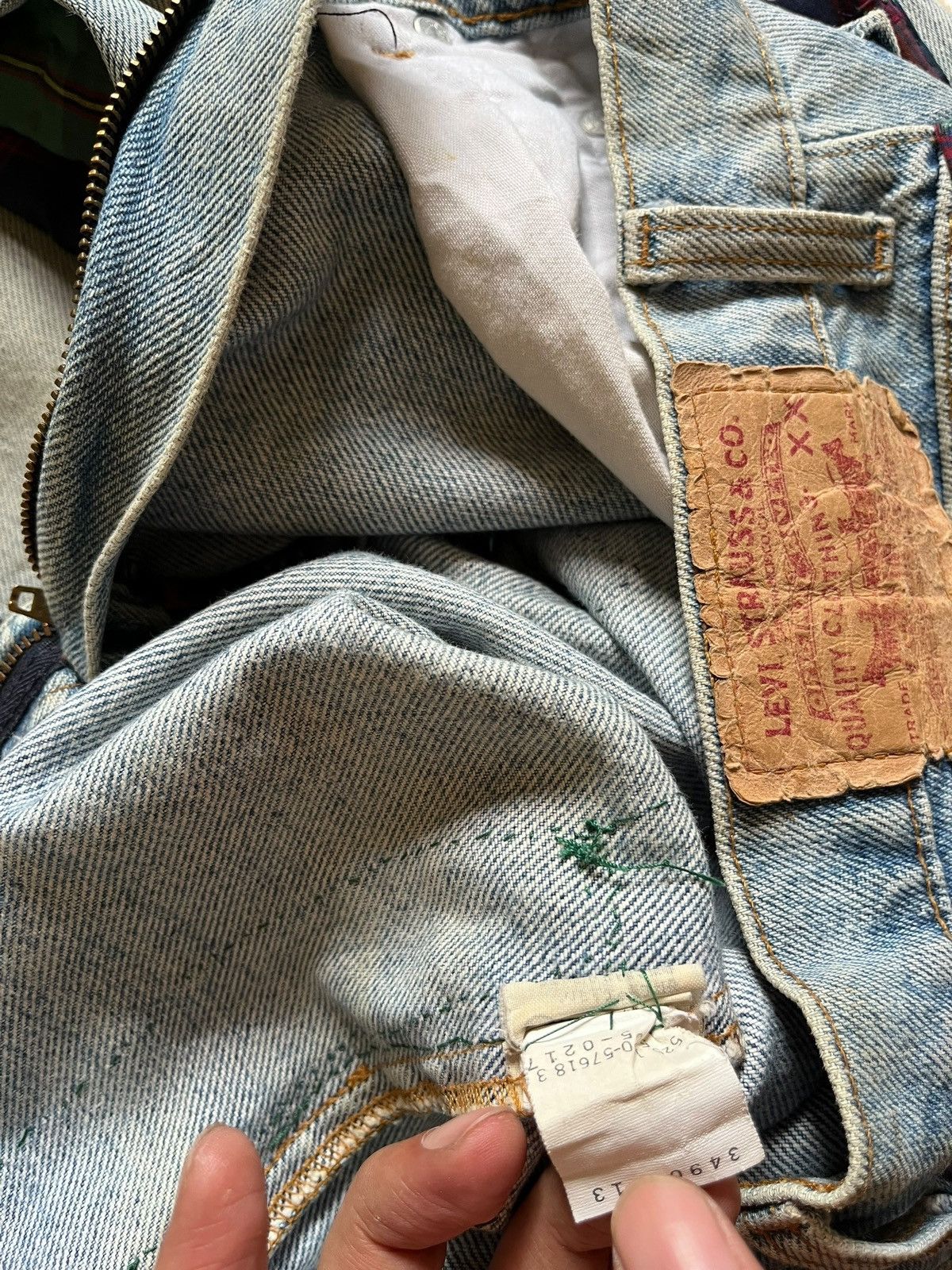 Levi's SALES🔥Vintage 90s Levis 505 Blue Wash Distress Loose Jeans Size US 29 - 10 Thumbnail