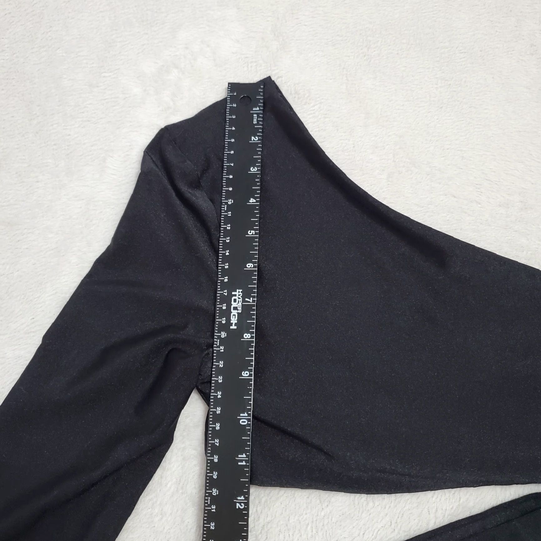 superdown Superdown Revolve Jenny Crop Top Womens S Black One Shoulder Cut Out Hidden Zip Shirt Blouse Crop Top Clubwear Party/Cocktail Womens Size S / US 4 / IT 40 - 7 Thumbnail