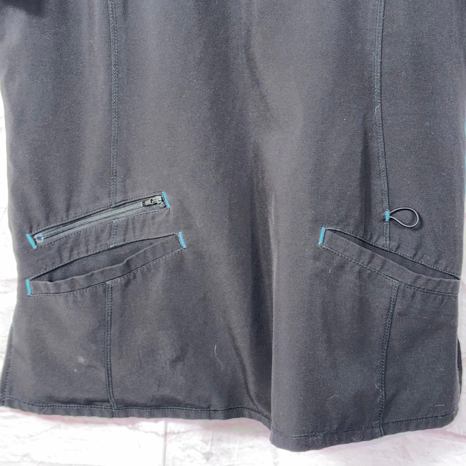 Other Black Small V-Neck Scrub Top with Pockets Size ONE SIZE - 2 Thumbnail