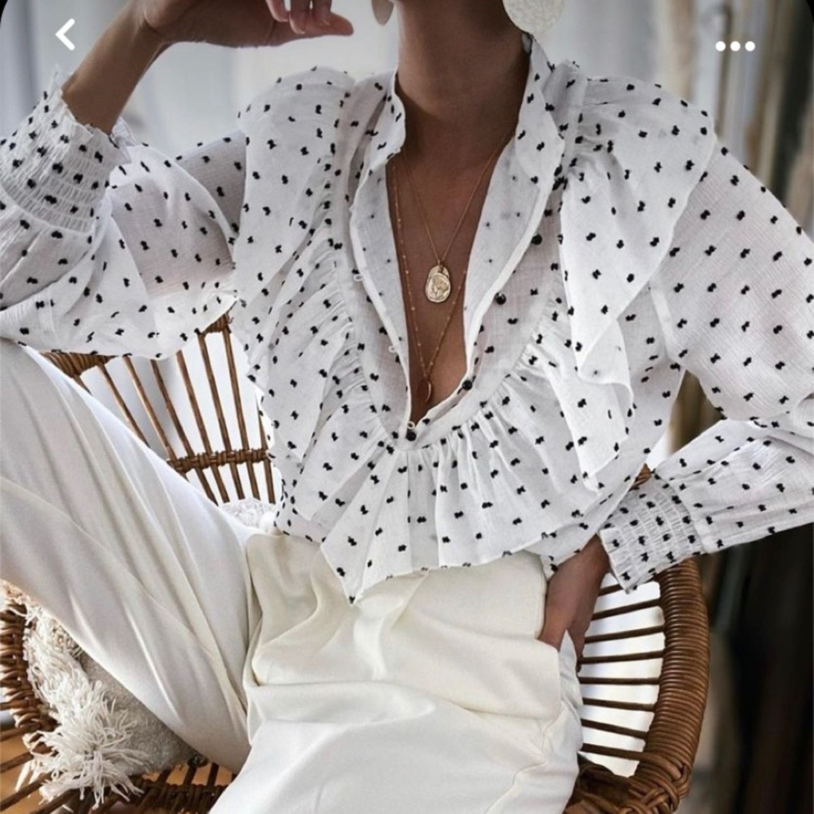 Zara Zara Swiss dot blouse BLOGGERS FAVORITE size XS Size XS / US 0-2 / IT 36-38 - 2 Thumbnail