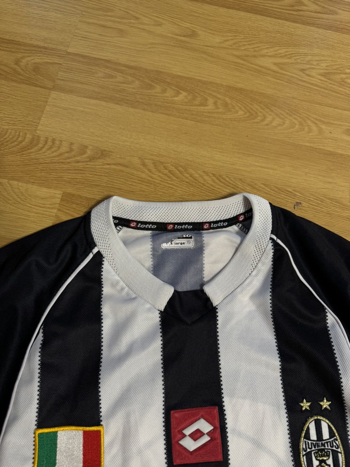 Lotto Sport × Vintage Lotto 2002-2003 Juventus FC Home (size XL) Size US XL / EU 56 / 4 - 7 Thumbnail