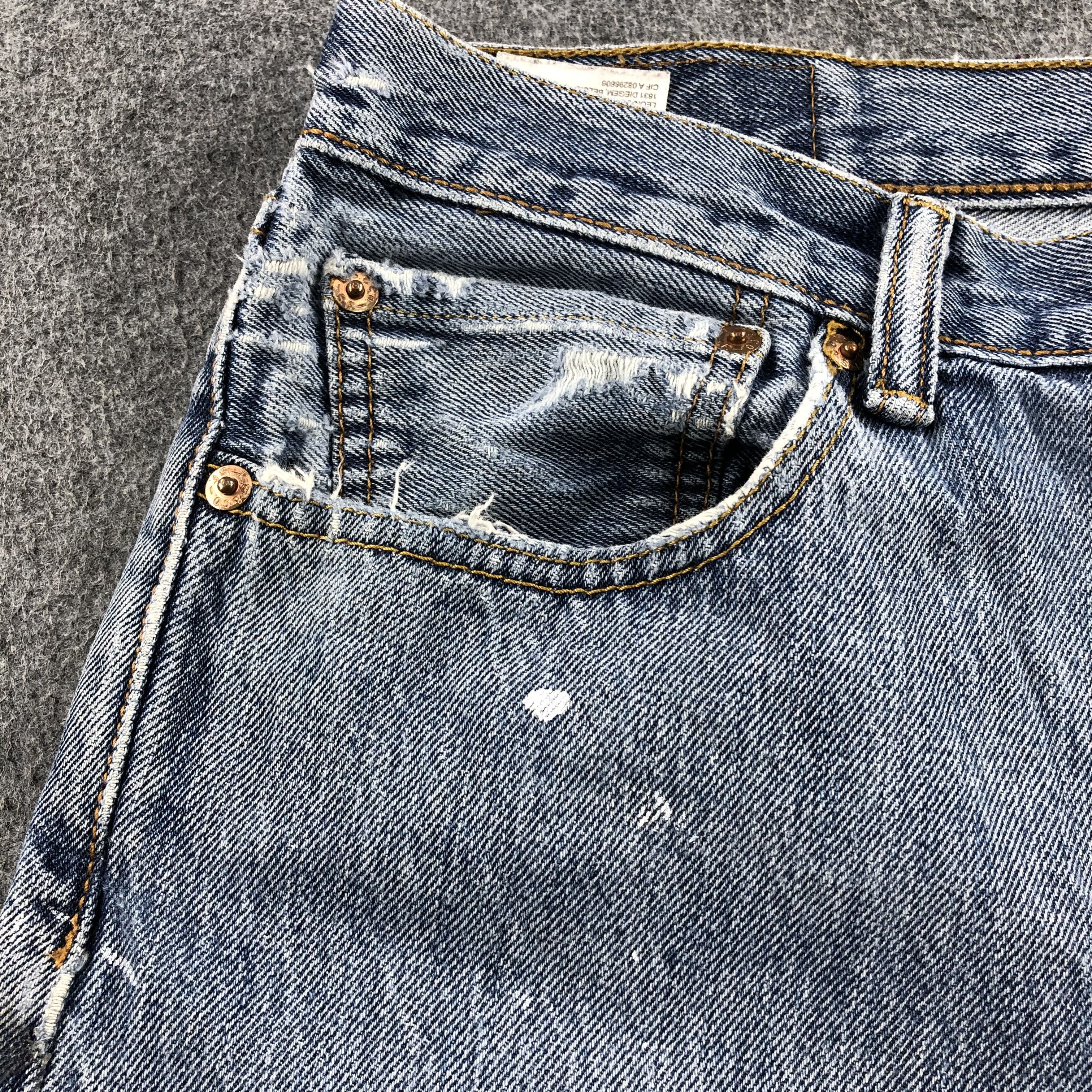 Levi's Vintage Blue Wash Levis 501 Jeans-J1988 Size US 37 - 12 Thumbnail
