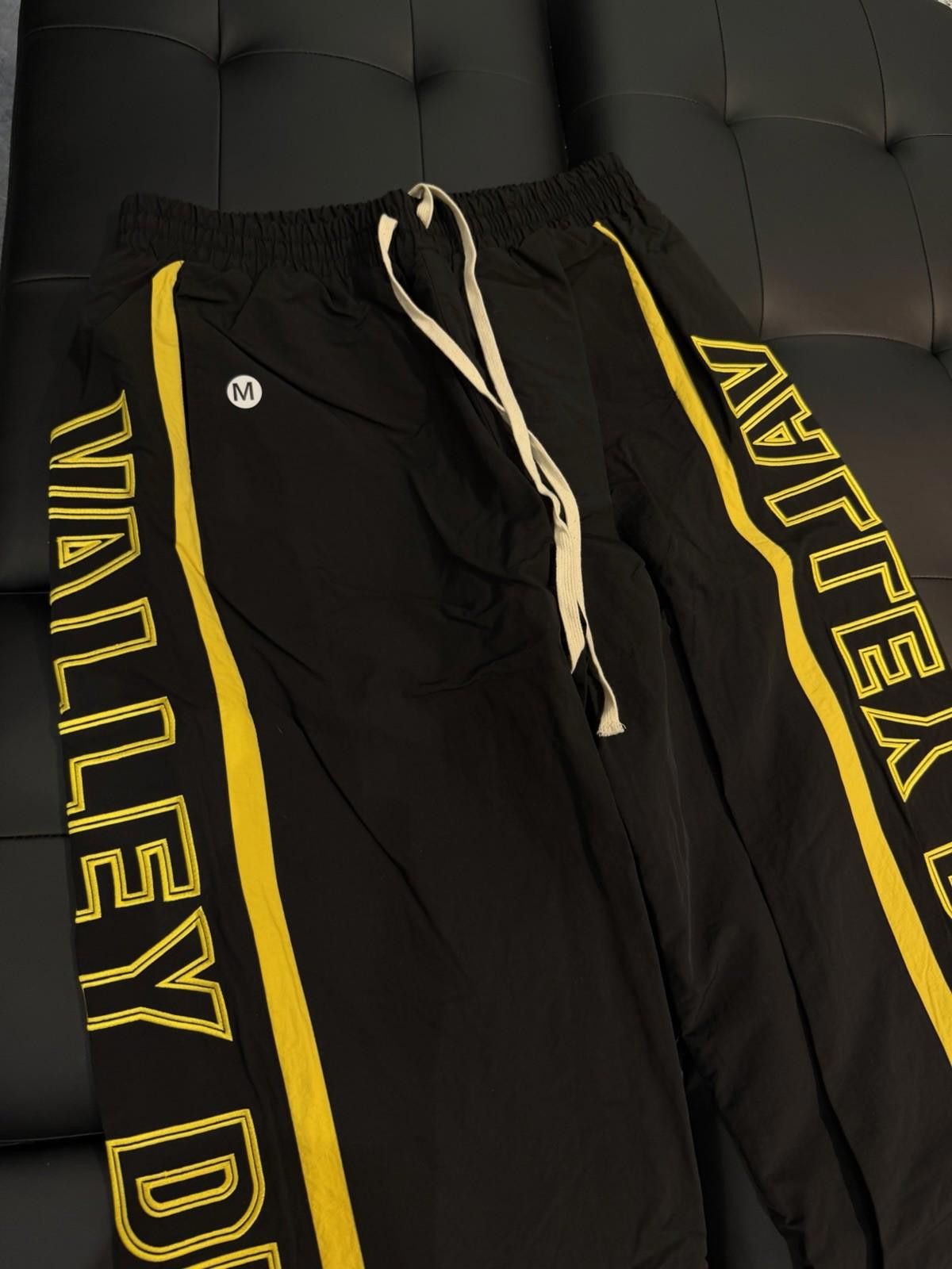 Other Valley Track Black Yellow Drawstring Sweatpants Size Medium Size US 32 / EU 48 - 7 Thumbnail