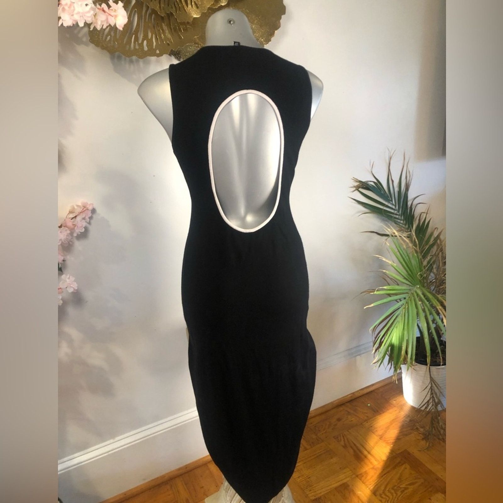 Theory Dress Maxi Theory open circle back. Sleek black size Large Size L / US 10 / IT 46 - 4 Thumbnail