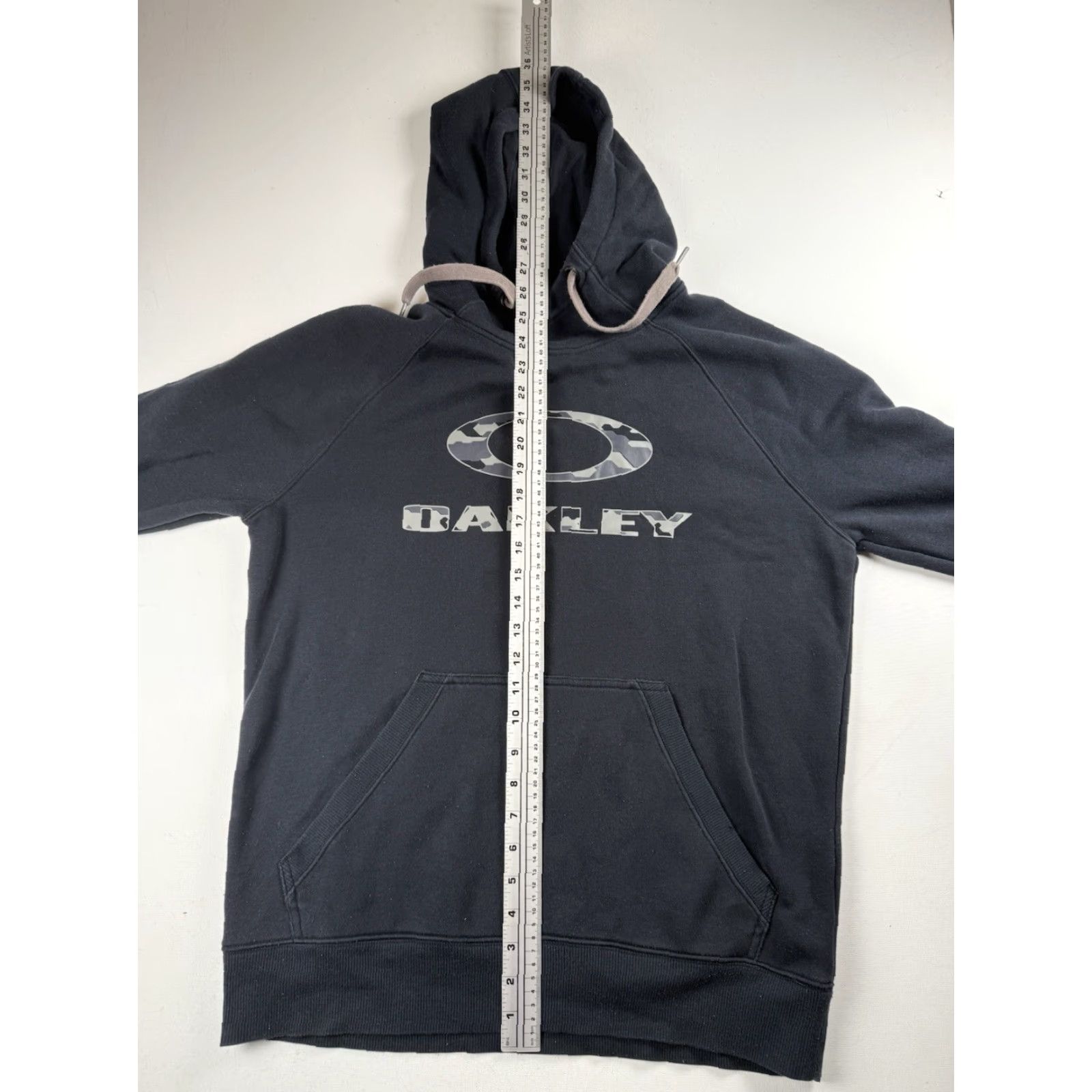 Oakley VINTAGE Oakley Hoodie Mens M Black Camo Graphic Logo Outdoor Casual Pullover Hooded Long Sleeve Crew Neck Size US M / EU 48-50 / 2 - 6 Thumbnail