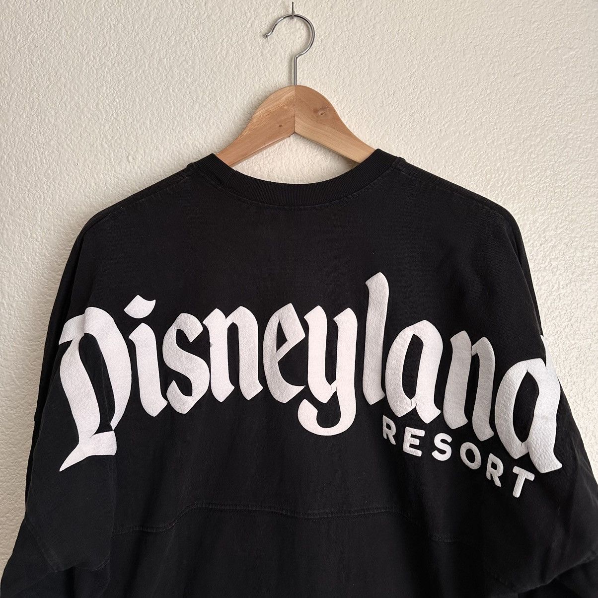 Disney Disney World Disneyland Resort Spirit Jersey size Medium M Size US M / EU 48-50 / 2 - 4 Thumbnail