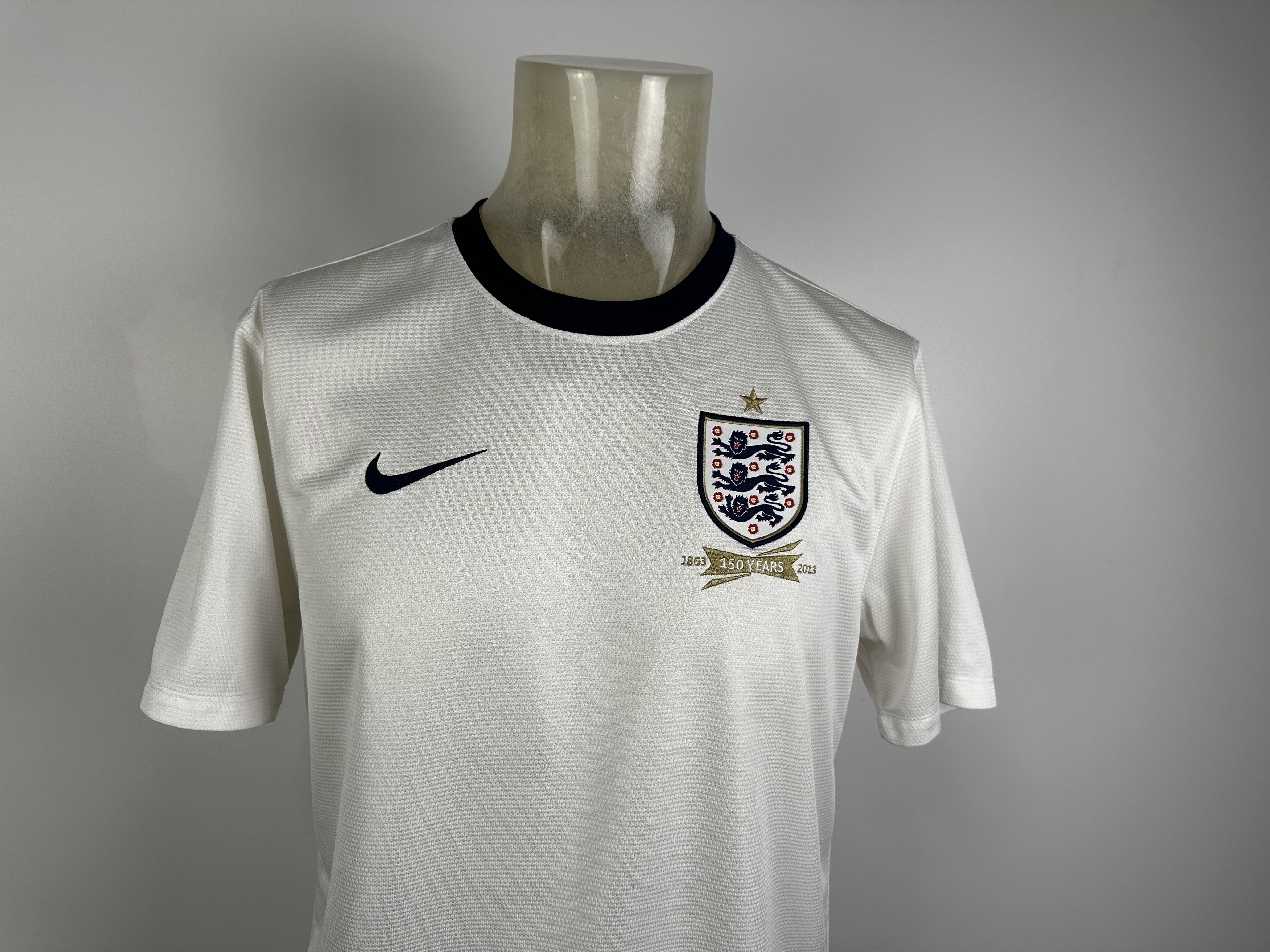 Nike ENGLAND 2013 14 HOME FOOTBALL SHIRT SOCCER JERSEY NIKE SZ L Size US L / EU 52-54 / 3 - 4 Thumbnail