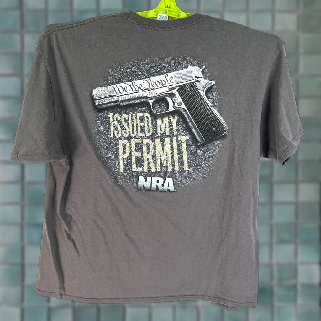 Vintage NRA Issued My Permit Graphic T Shirt Adult XL Gray Logo T-Shirt Men Short Sleeve Cotton 100% USA Seller Mens Size US XL / EU 56 / 4 - 1 Thumbnail