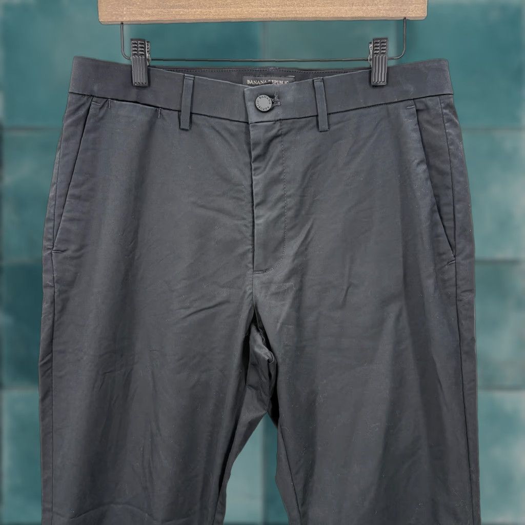 Banana Republic VINTAGE Banana Republic Pants Mens 32x30 Black Chino Slim Stretch Golf Shirt? Size US 32 / EU 48 - 1 Thumbnail