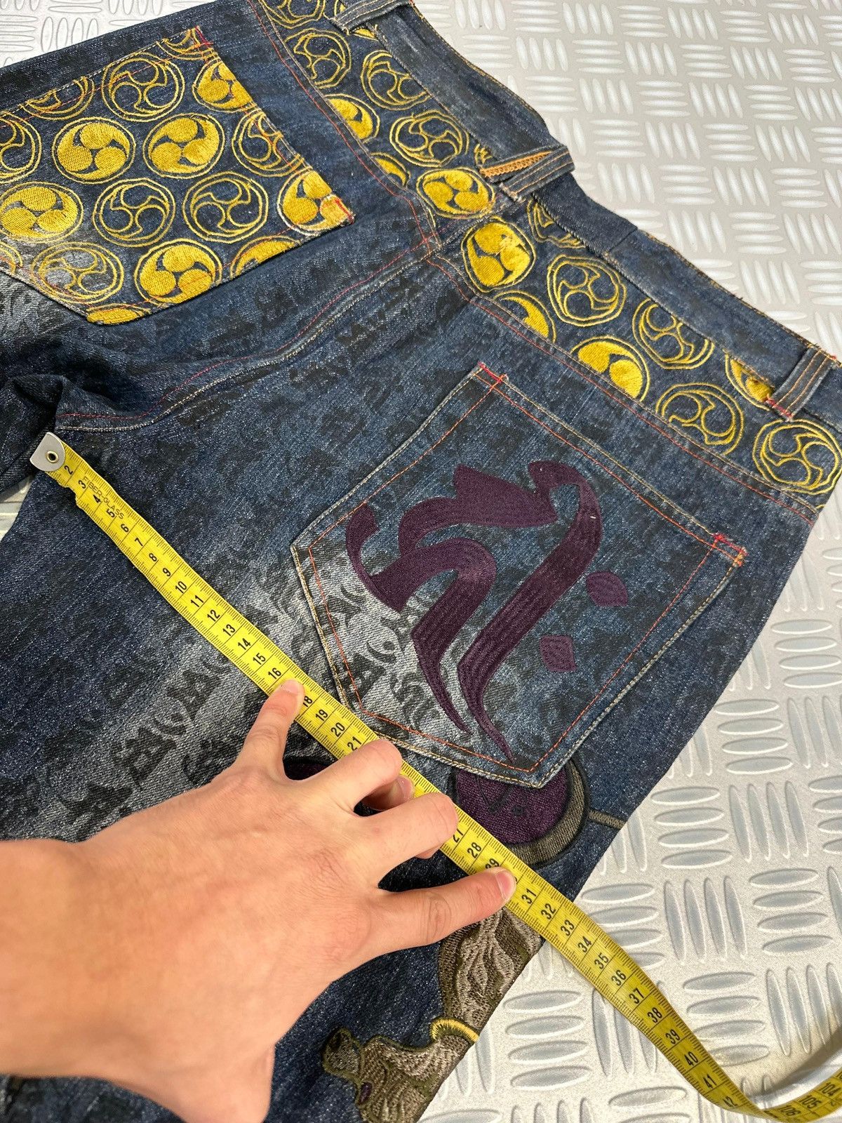 If Six Was Nine × Japanese Brand × Vintage Karakuri tamashi jeans vintage sukajan souvenir embroidered Size US 36 / EU 52 - 9 Thumbnail