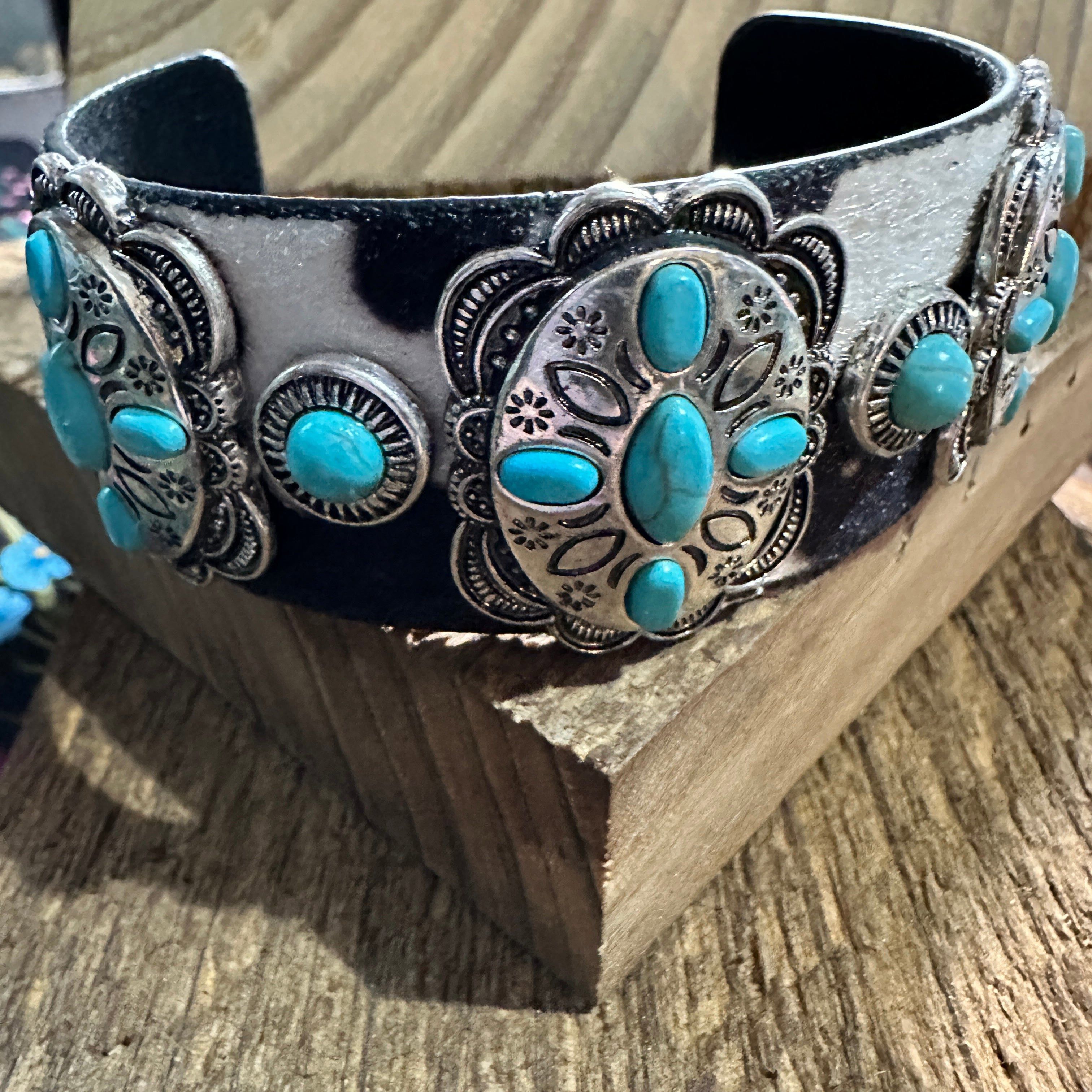 Other Western Concho Cowhide Hair Cuff Stylish Accessory for Uniqu Size ONE SIZE - 1 Thumbnail