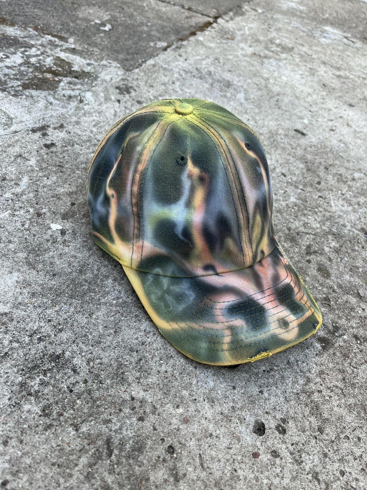 Japanese Brand Custom 1/1 Dad Cap Gull Color Bleach and airbrush Size ONE SIZE - 5 Thumbnail