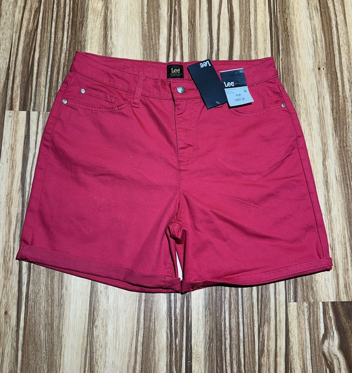 Lee Lee Vibrant pink/red Casual Shorts NWT Size 36" / US 14 / IT 50 - 1 Thumbnail