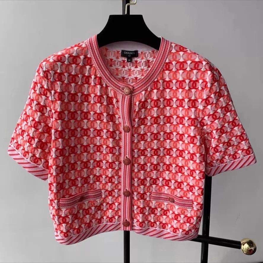 Chanel Chanel women's top 38 Size S / US 4 / IT 40 - 1 Thumbnail