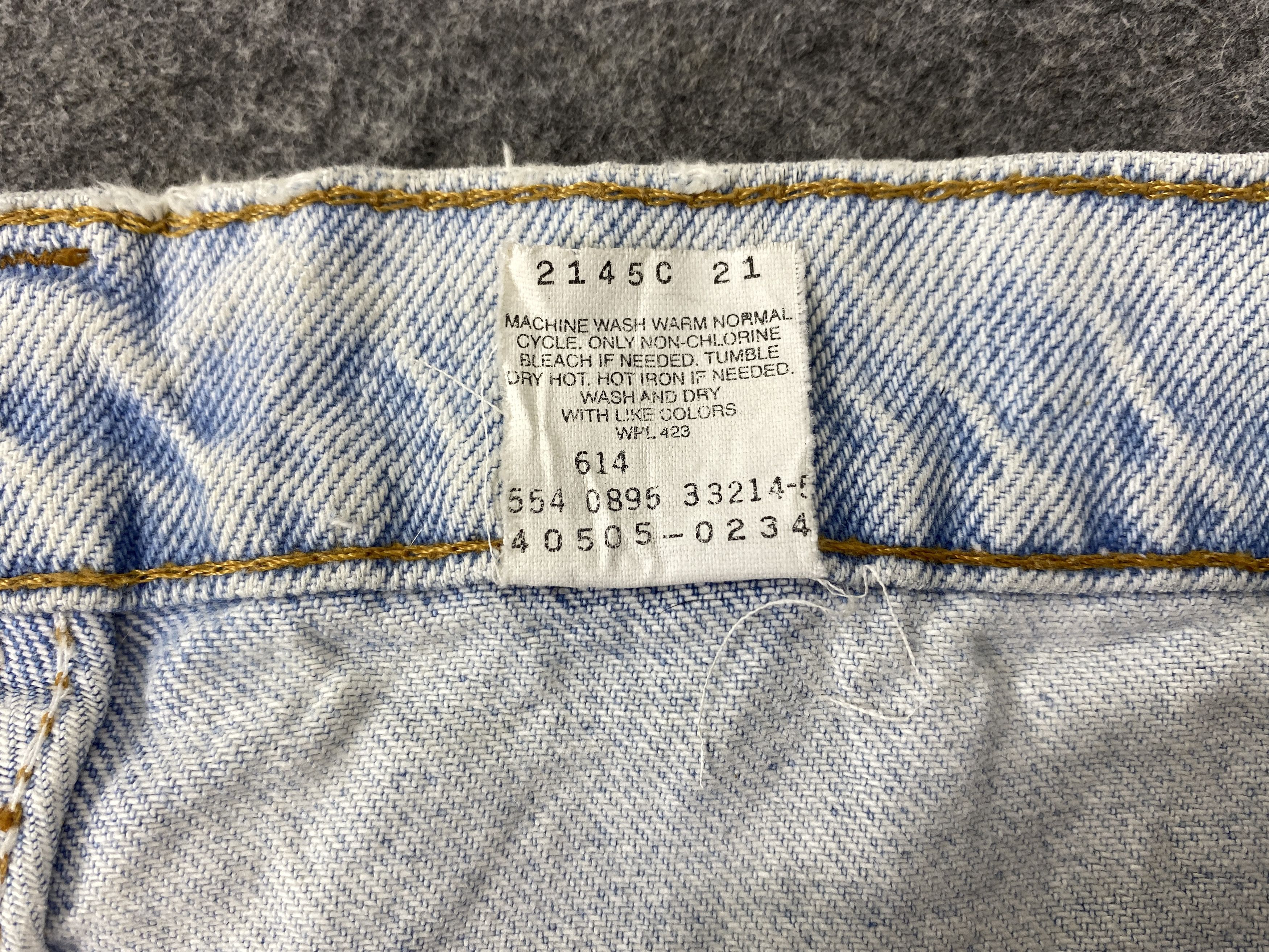 Levi's 90's Light Blue Wash Vintage Levi's 505 USA 39x30.5 -JN1719 Size US 39 - 8 Thumbnail
