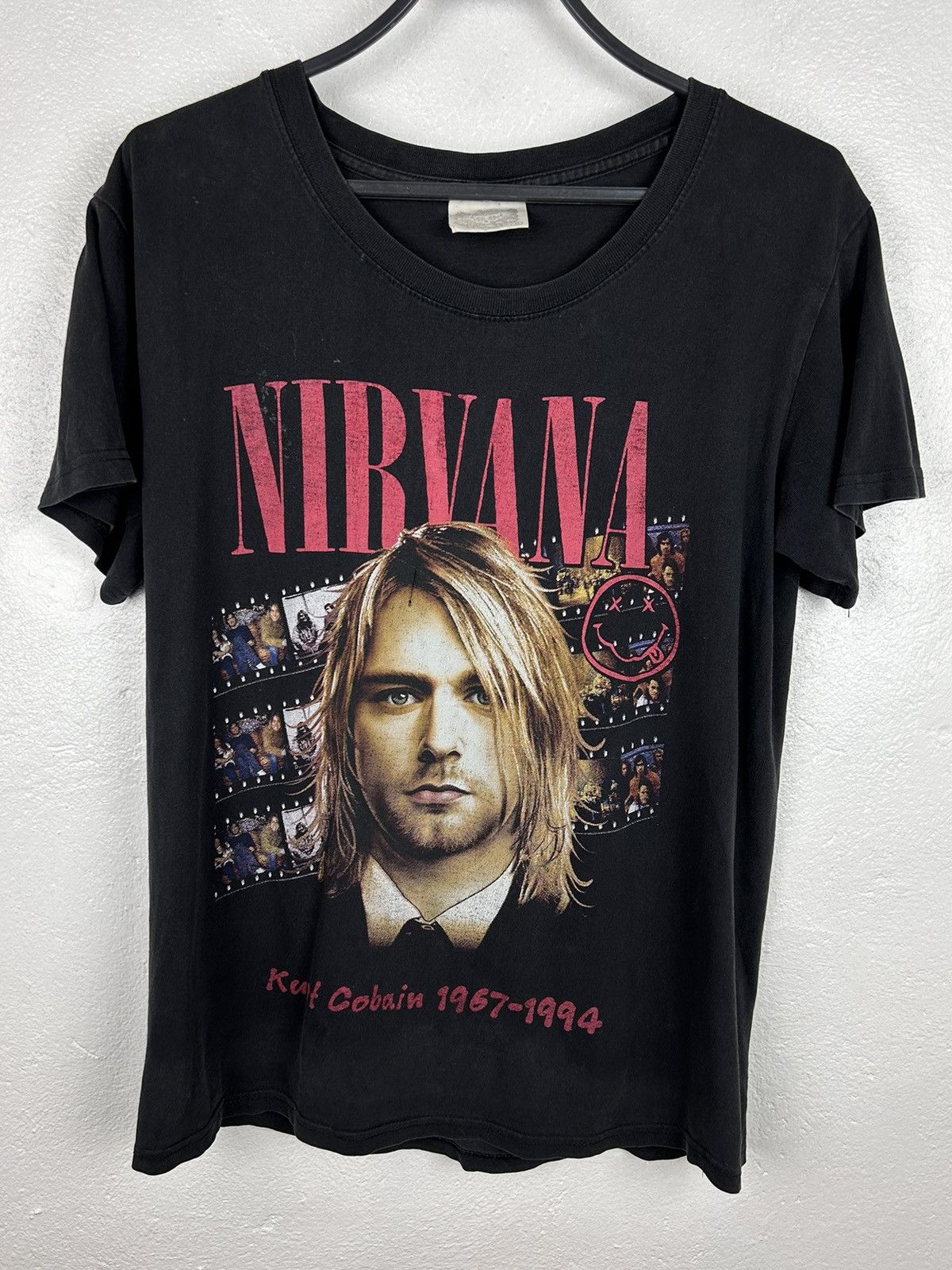 Band Tees 00s Vintage Nirvana Kurt Cobain 1967-94 Sun Faded T-Shirt Size US S / EU 44-46 / 1 - 1 Thumbnail