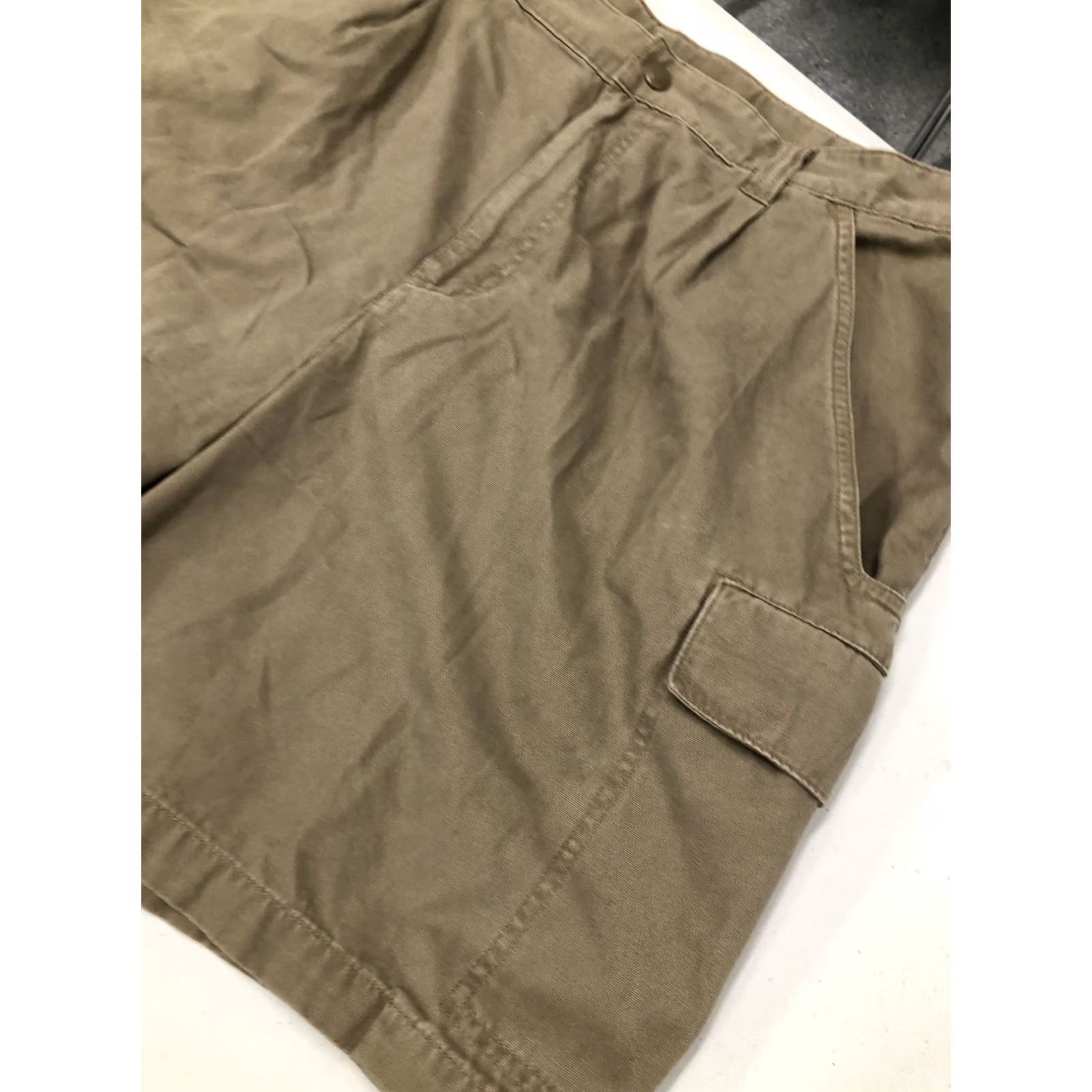 Vintage Columbia Cargo Shorts Cotton Brown 42 Mens Size 42 Button Closure Pockets Regular Fit Casual Size US 42 / EU 58 - 3 Thumbnail