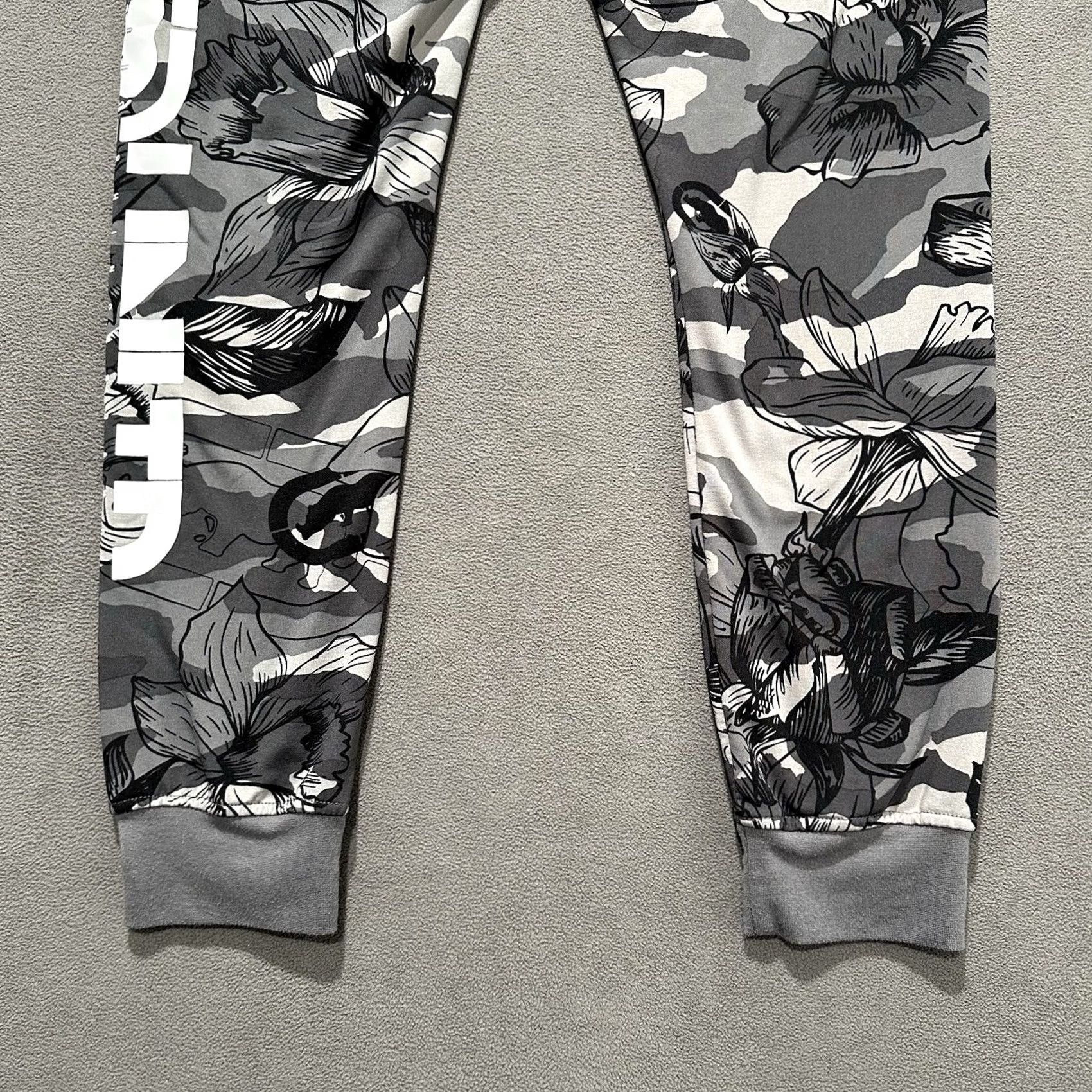 Ecko Unltd. Ecko Unltd. Pants Mens Medium Gray Floral Camouflage Jogger Sweatpants GUC Size US 31 - 6 Thumbnail