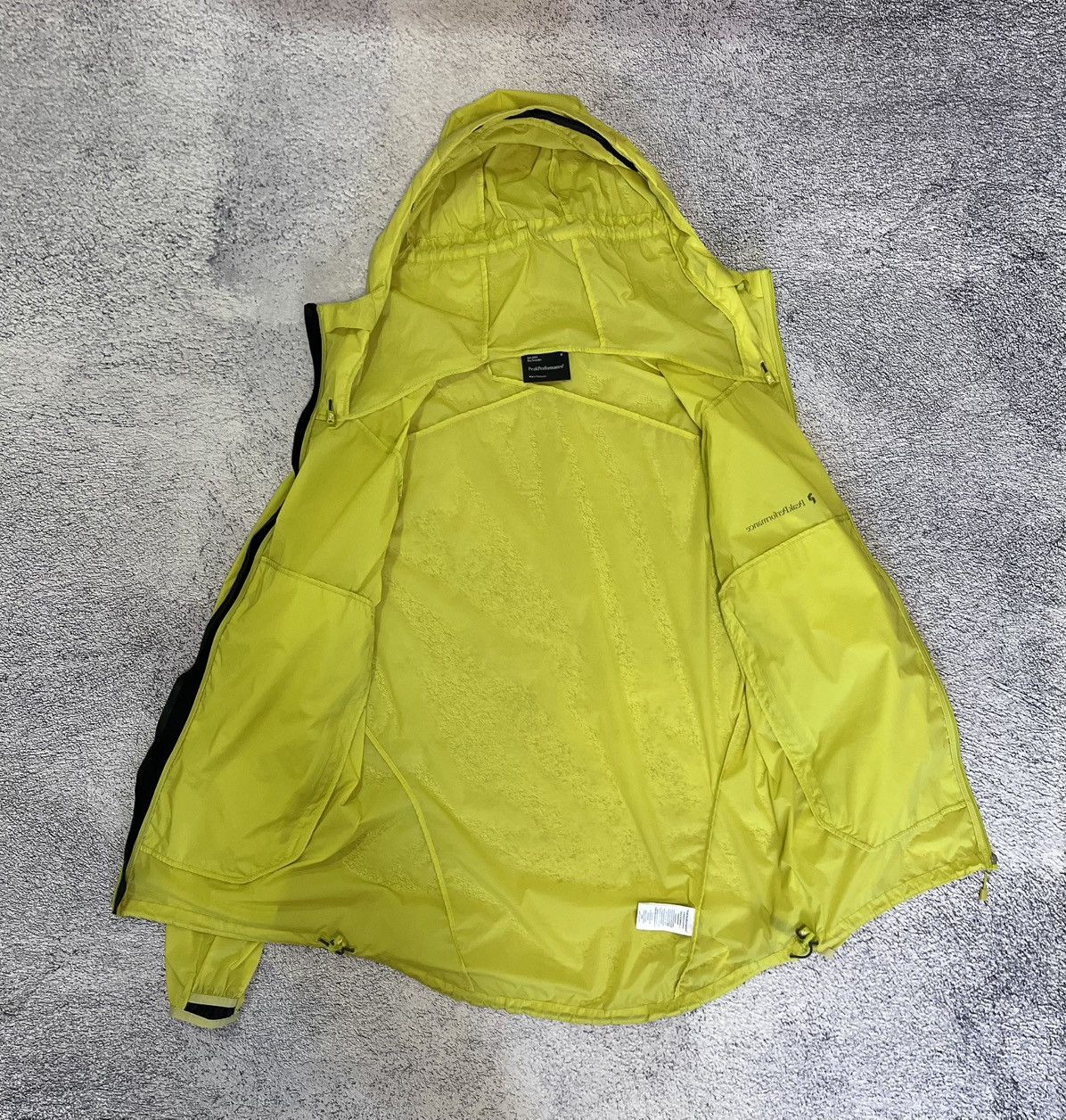 Peak Performance Men’s Peak Performance Nominal J Windbreaker Hooded Jacket M Size US M / EU 48-50 / 2 - 11 Thumbnail