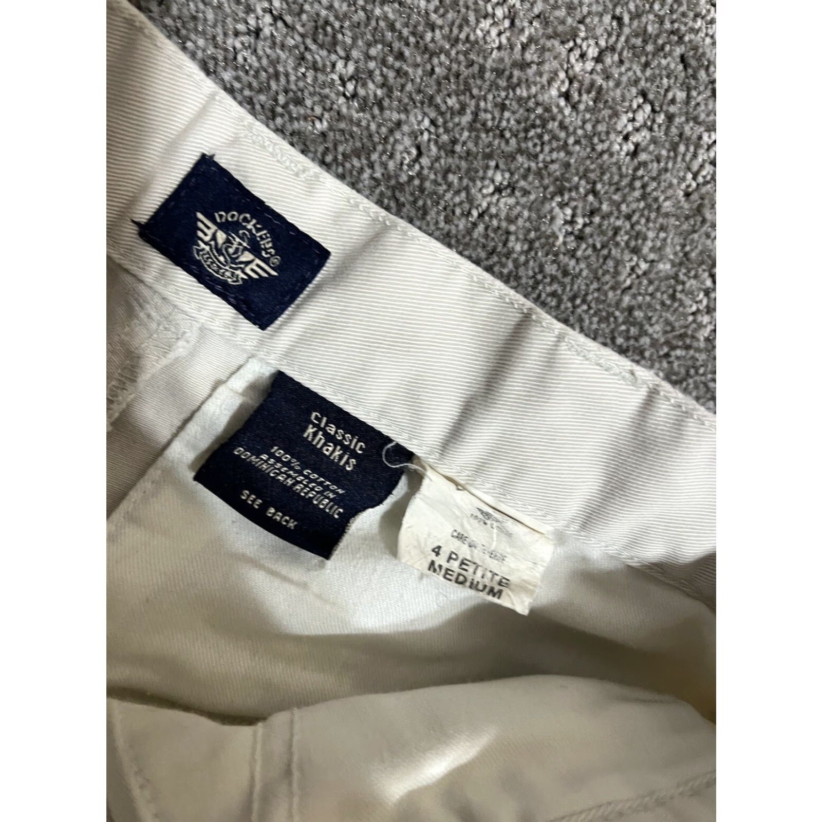 Dockers VINTAGE DOCKERS Khaki Pants Petite 4P Medium Pleated Beige Womens (Petites) Front Pleated Straight Leg Khakis Pants 4P Dockers Beige Size ONE SIZE - 6 Thumbnail