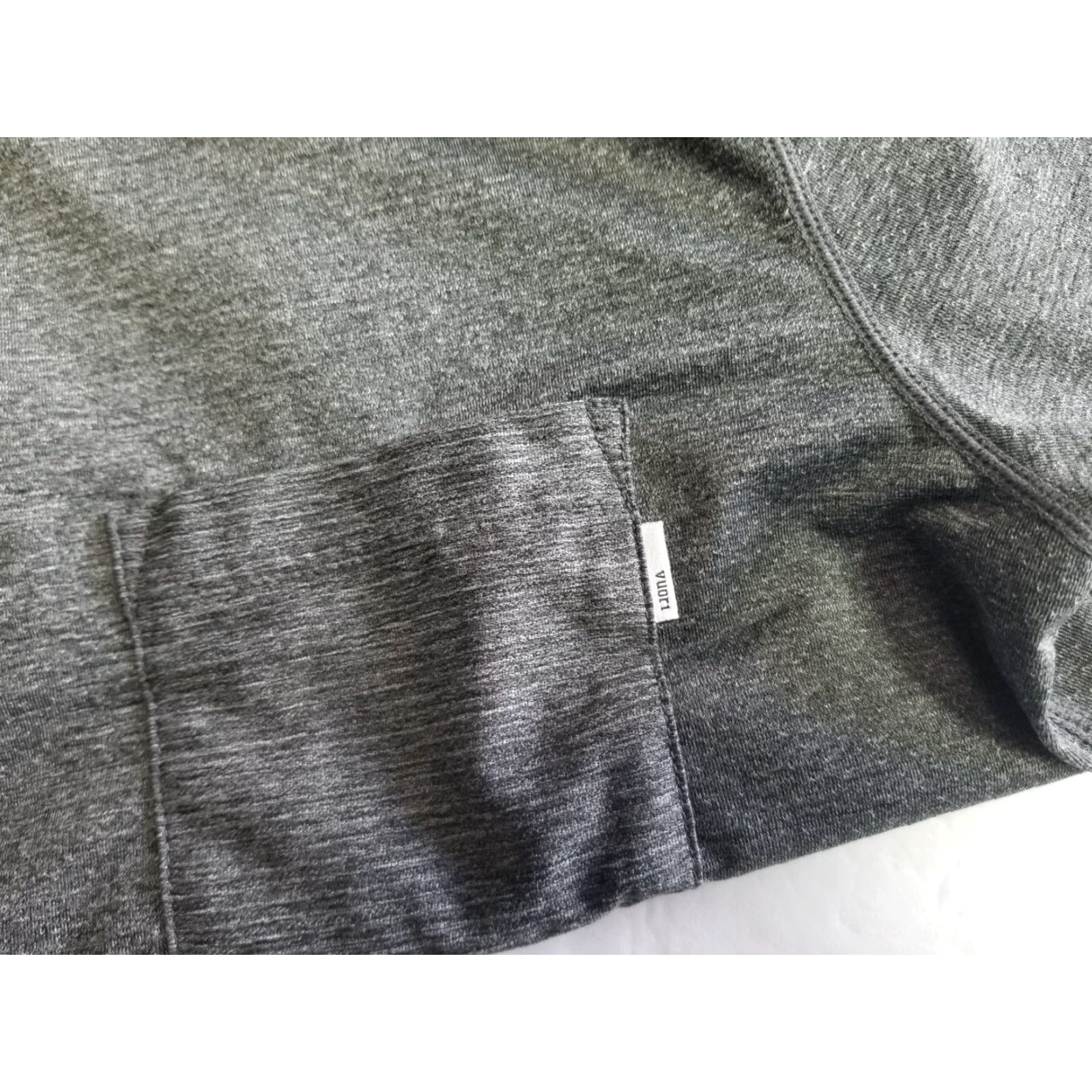 Vuori Vuori T-Shirt Tradewind Performance Tee Short Sleeve Stretch Men Size M Gray solid Crew Neck Activewear Logo Size US M / EU 48-50 / 2 - 6 Thumbnail