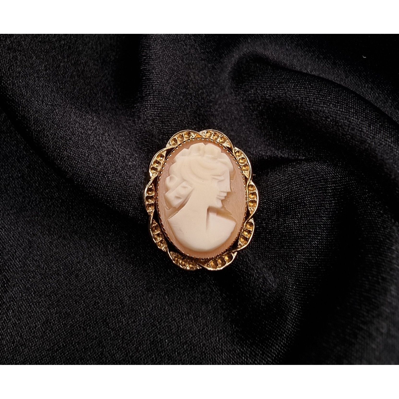 Other Vintage 1/20 12K Gold Cameo Brooch Featuring Intricate Carvi Size ONE SIZE - 1 Thumbnail