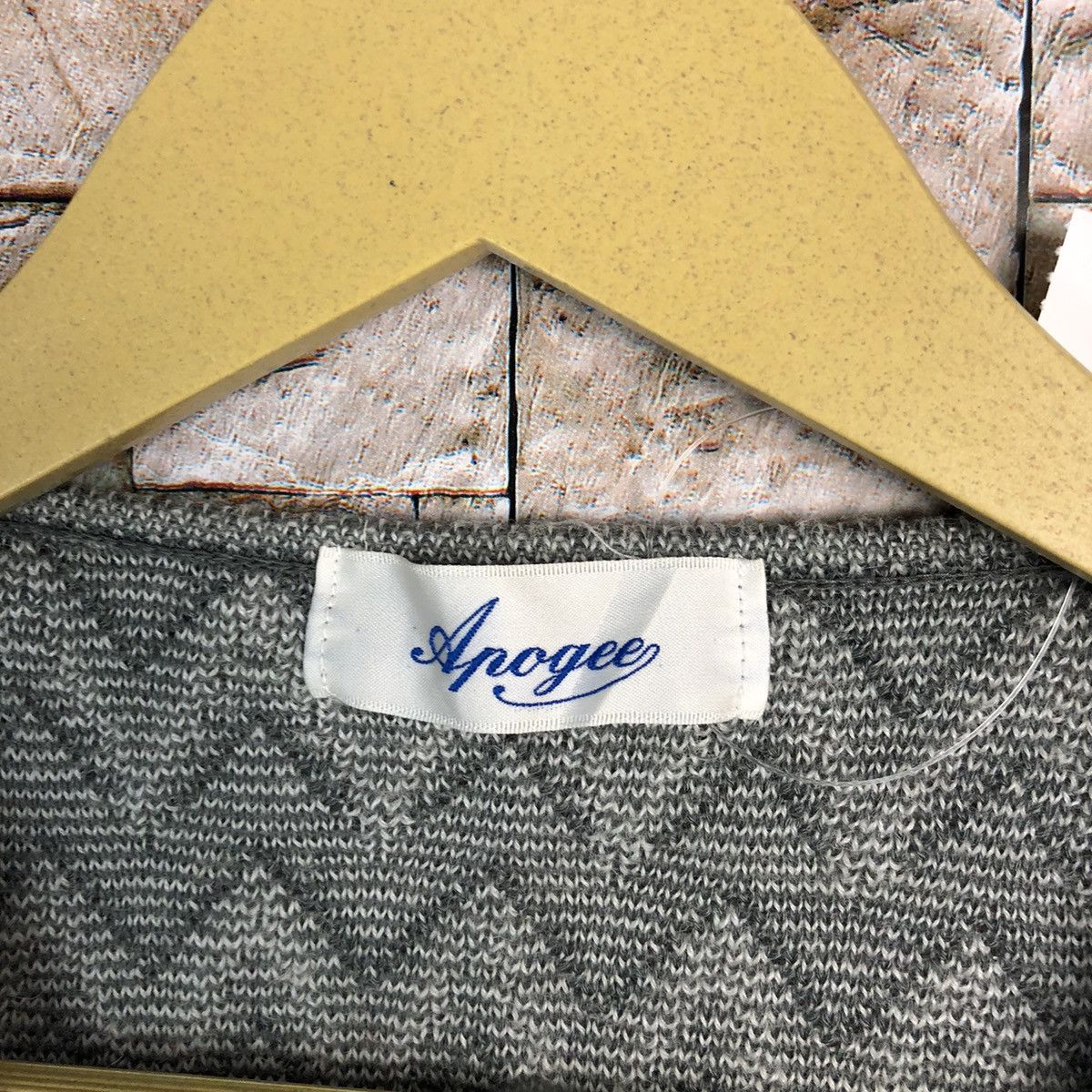 Japanese Brand Apogee Grey Cardigan vintage japan #A487 Size US L / EU 52-54 / 3 - 9 Thumbnail