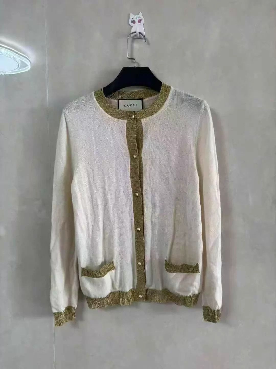 Gucci Gucci White Cashmere Cardigan Gold Trim Pearl Buttons S Size S / US 4 / IT 40 - 1 Thumbnail