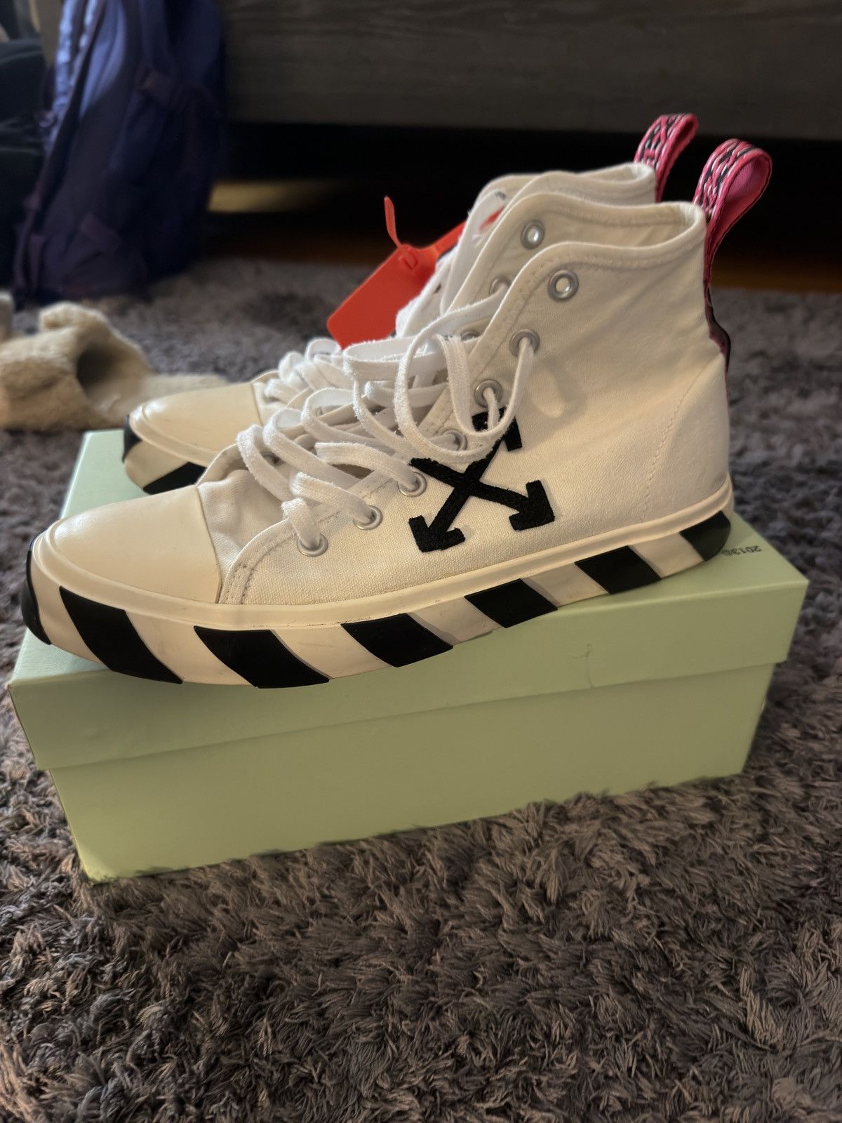 Off-White Mid Top Off-White Converse model Sneaker Size US 10 / EU 43 - 3 Thumbnail