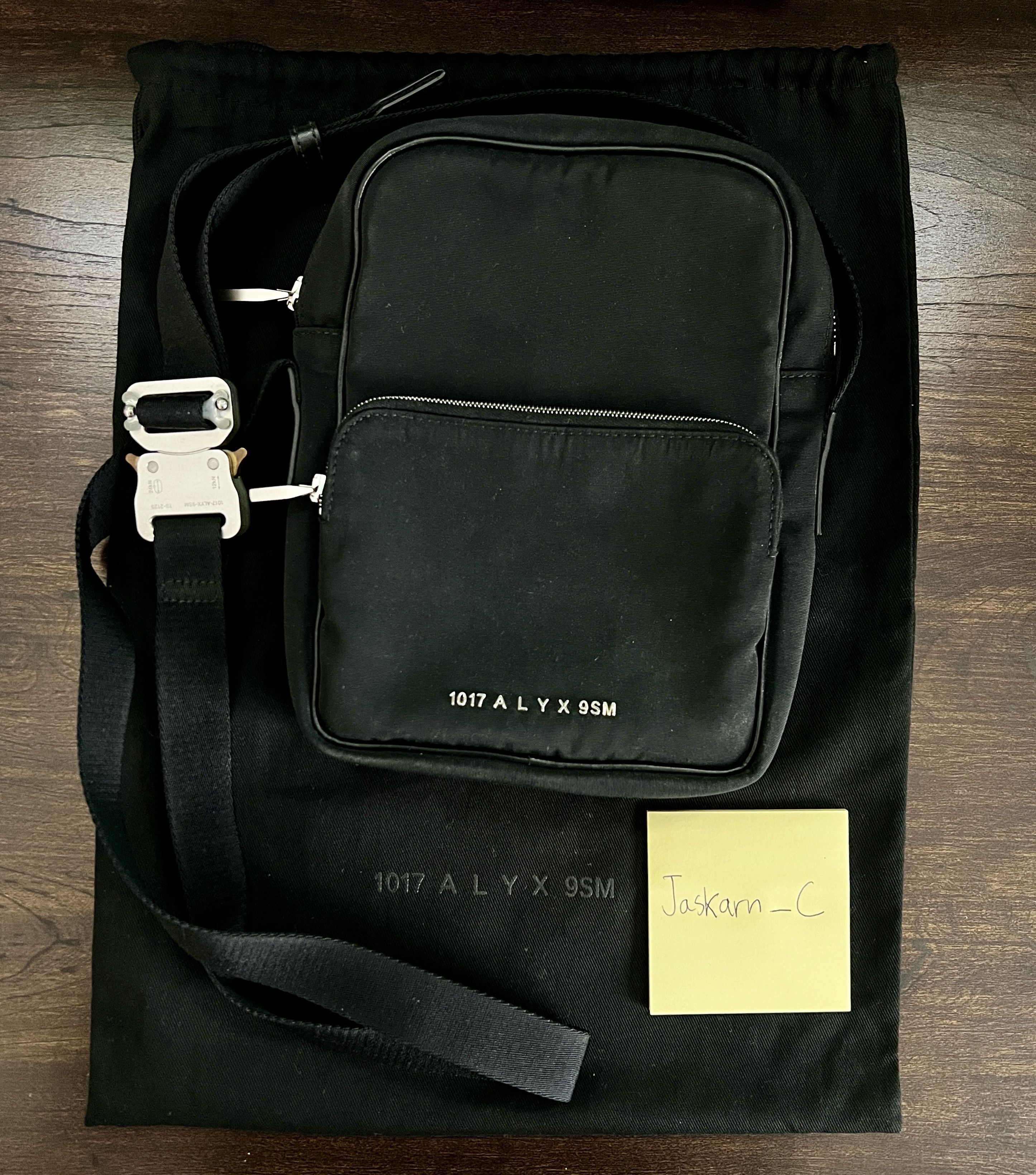 バッグ 1017 ALYX 9SM Vertical bag 1017 ALYX 9SM Vertical bag 【公式通販】