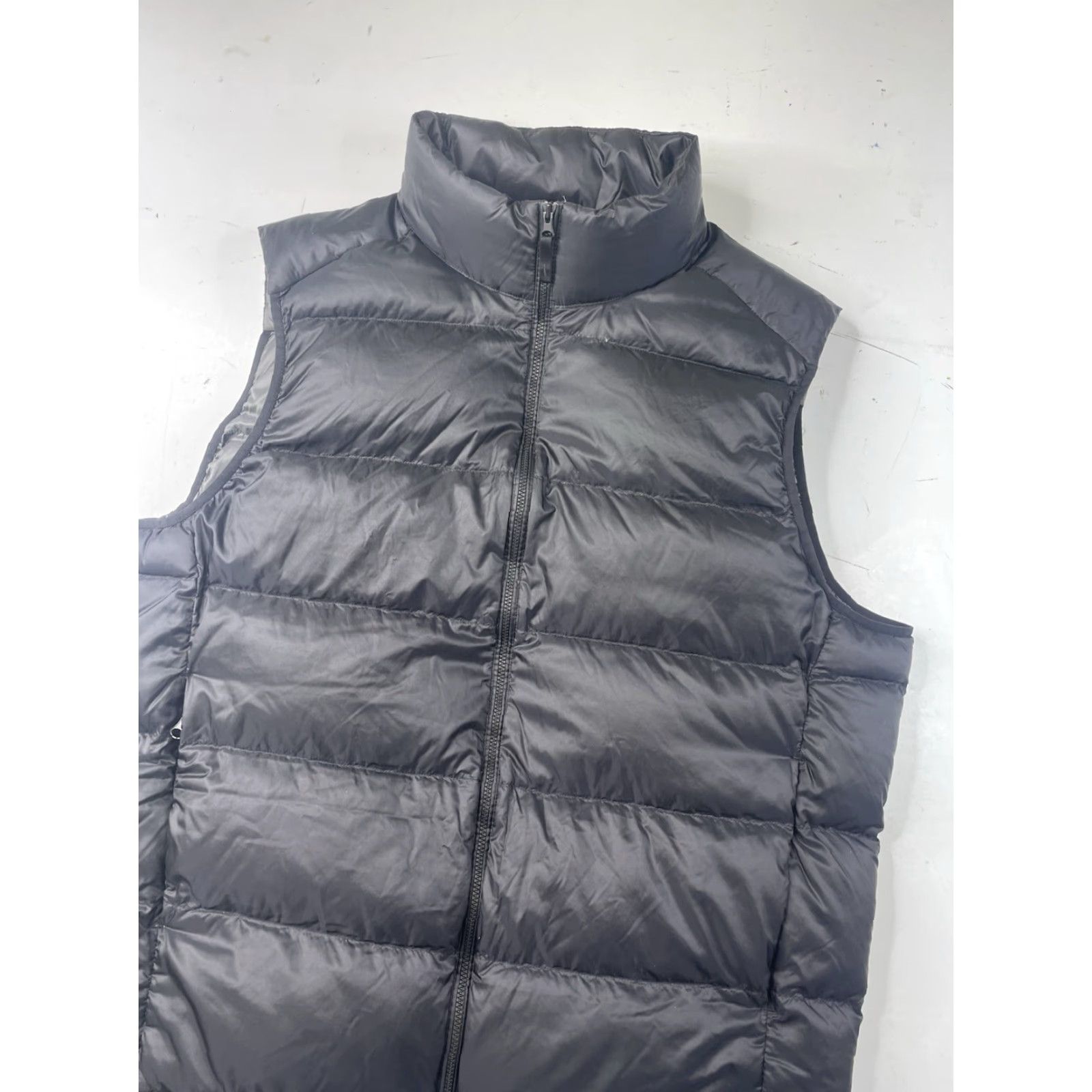 Uniqlo **Uniqlo Men's Black XL Puffer Vest** User: **Uniqlo Men's Black Ultra Light Down XL Puffer Vest** Size US XL / EU 56 / 4 - 2 Thumbnail