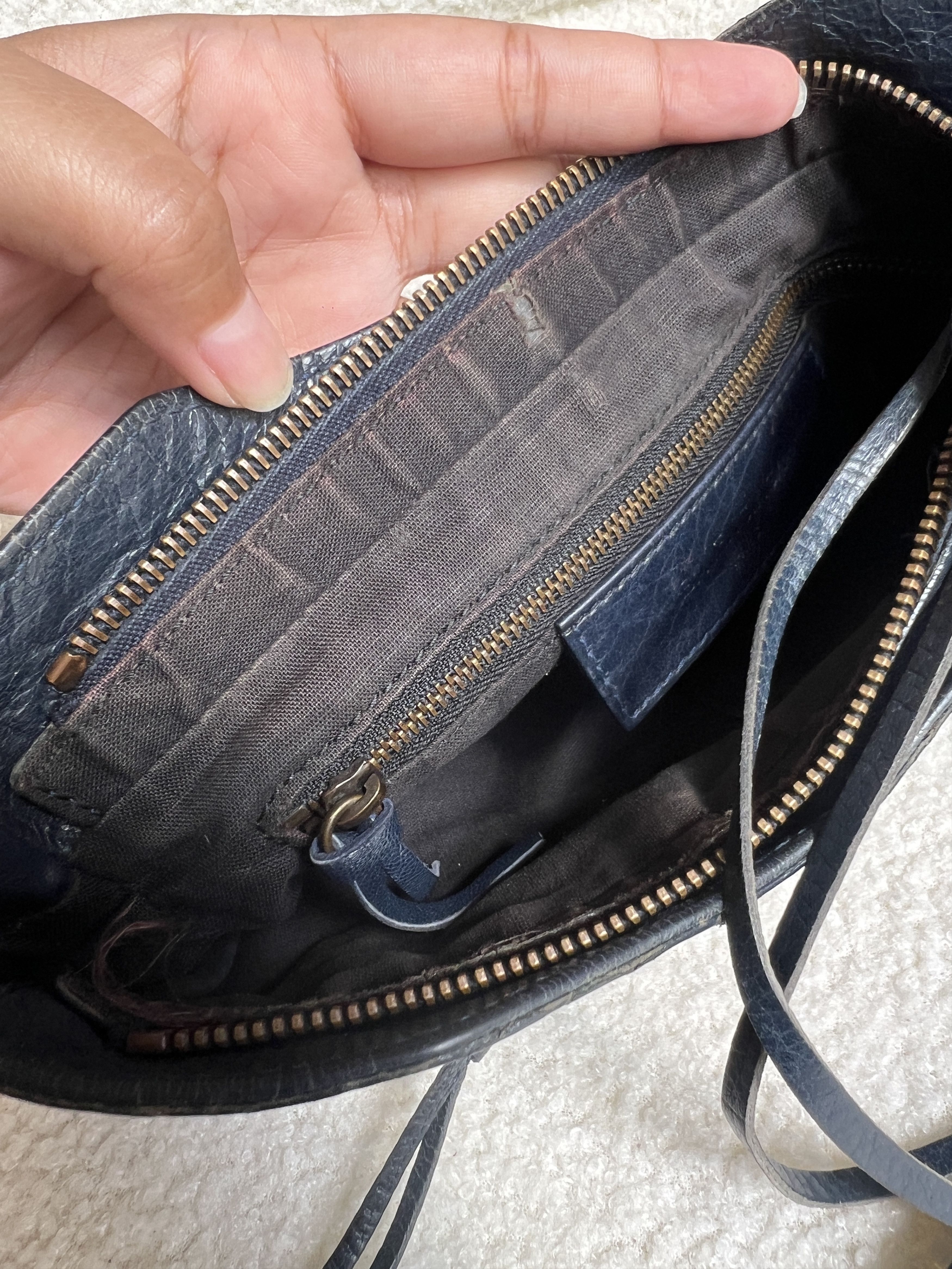 Balenciaga Authentic Balenciaga Navy Blue Hip City Leather Bag Size ONE SIZE - 14 Thumbnail