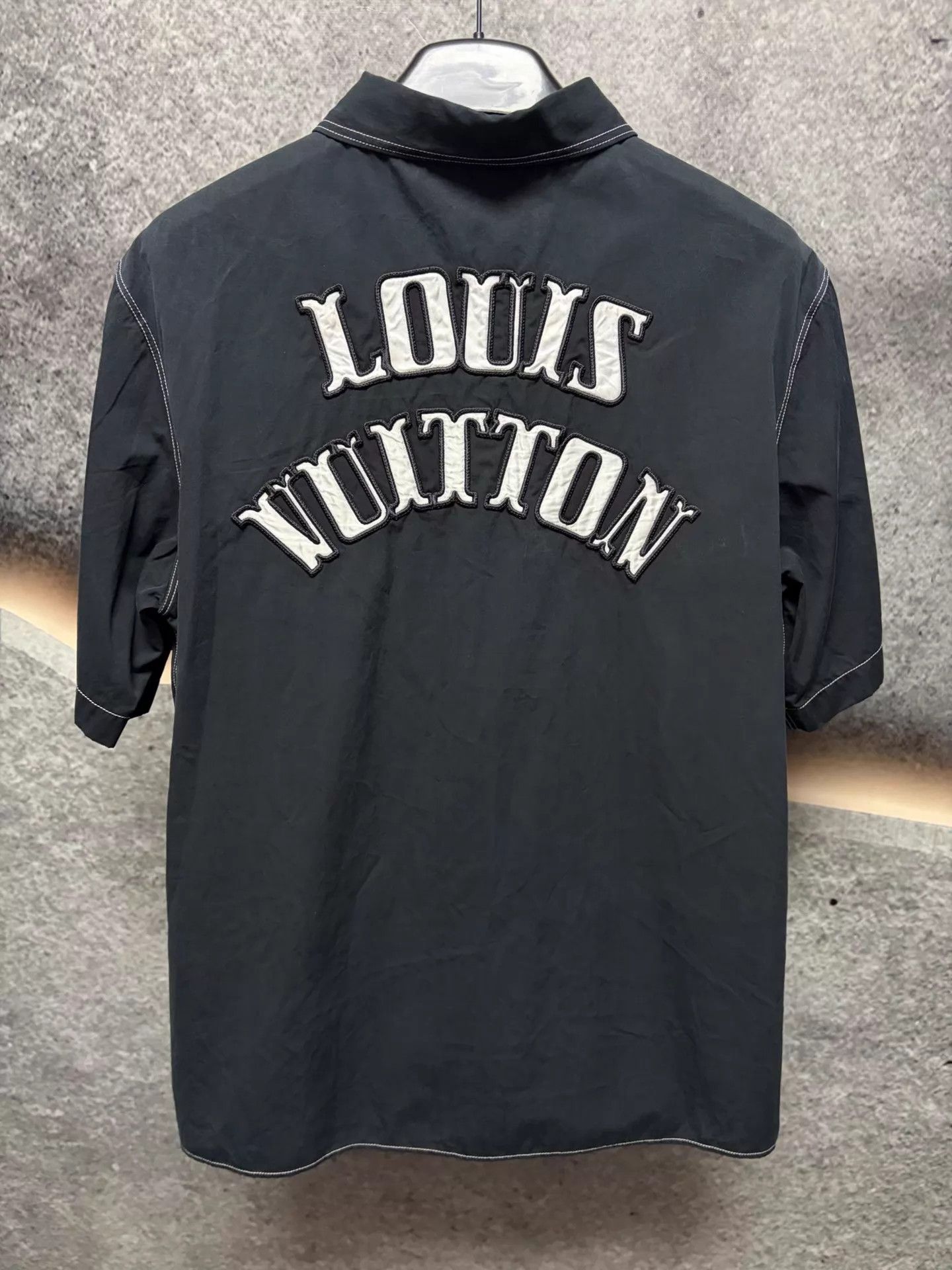 Louis Vuitton Louis Vuitton Denim Short-Sleeve Shirt XL Like New Size US XL / EU 56 / 4 - 2 Thumbnail