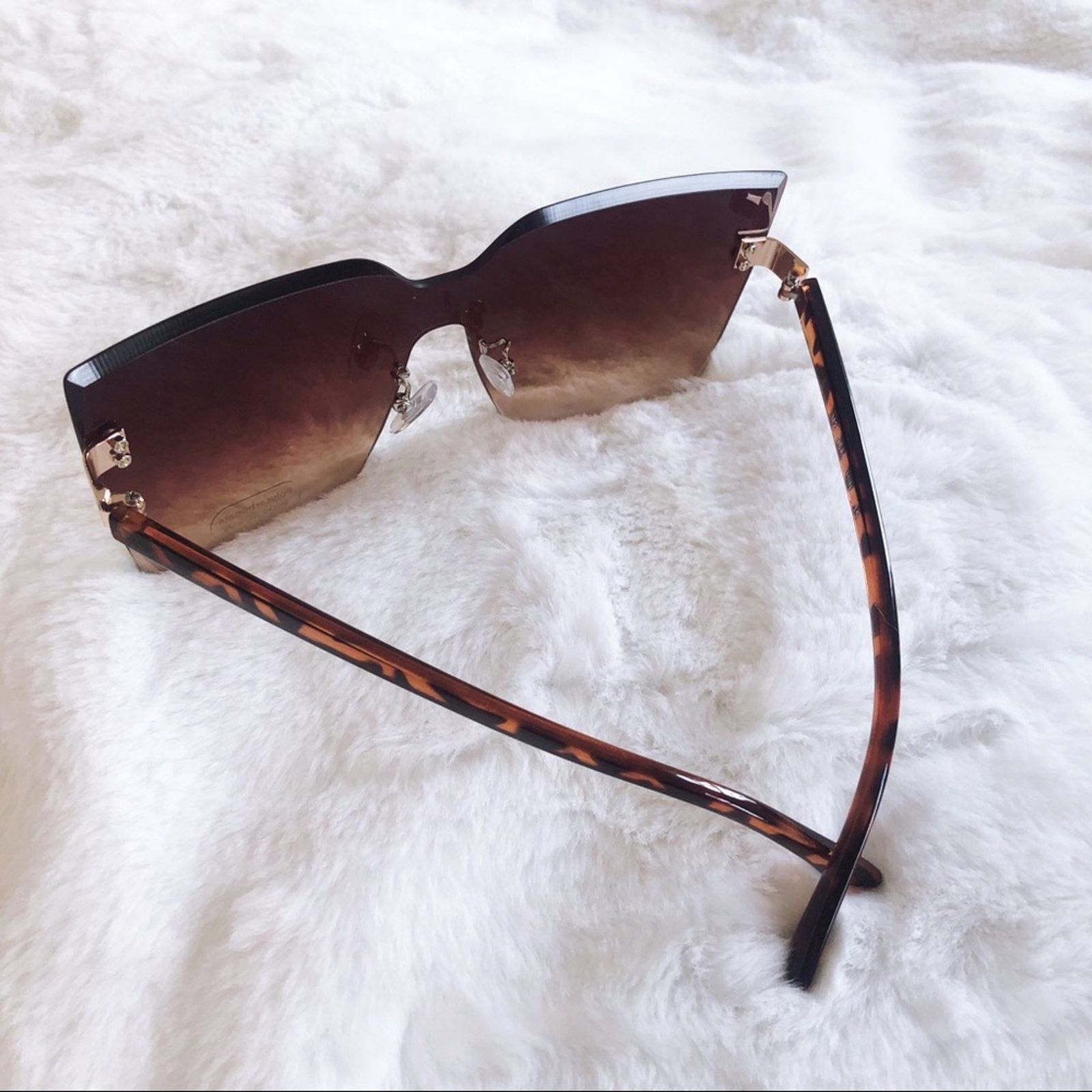 Other Dana Brown Rimless Oversized Cat Eye Sunglasses Size ONE SIZE - 7 Thumbnail