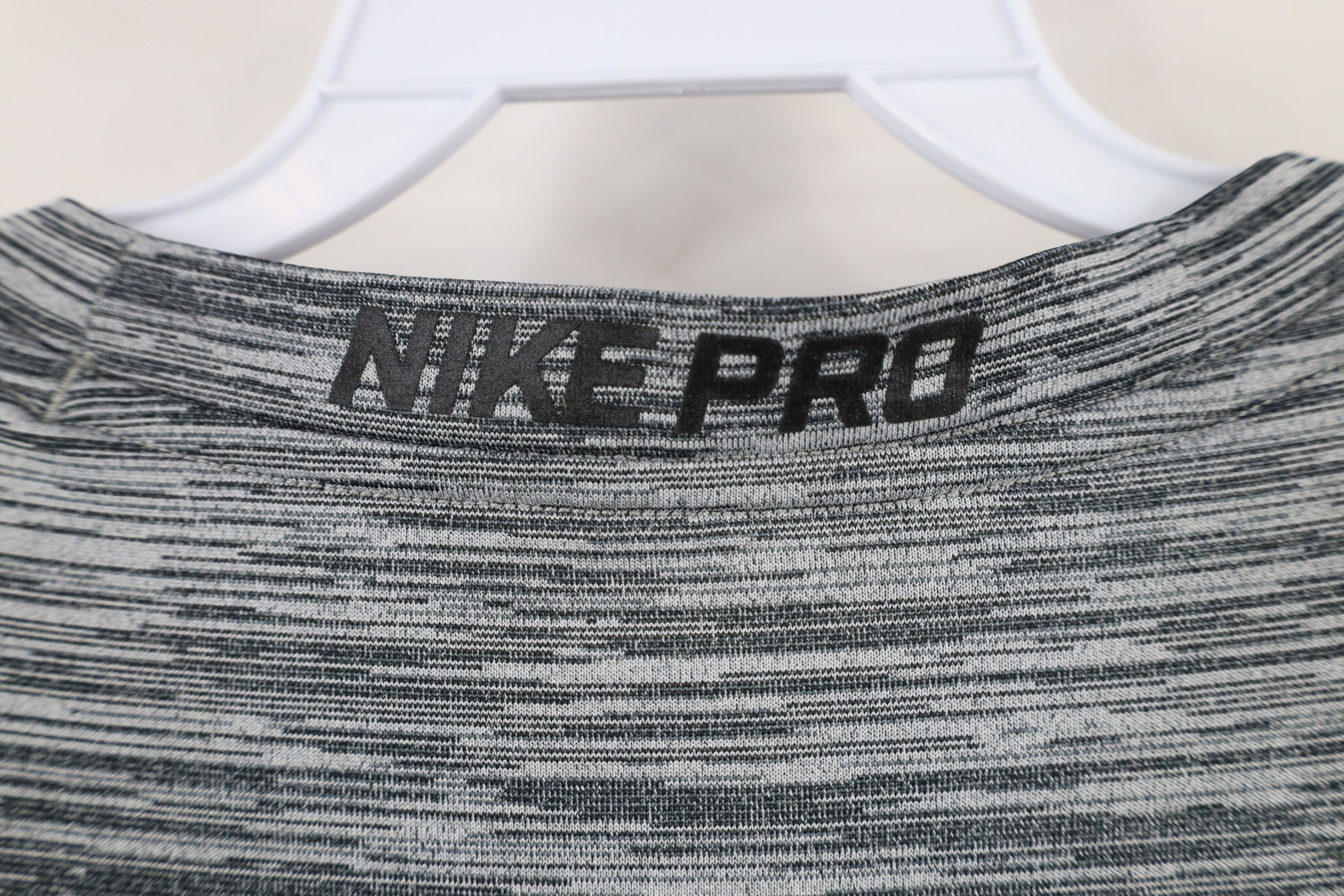 Nike × Vintage Nike Pro Center Swoosh Stretch Training Gym T-Shirt Gray Size US L / EU 52-54 / 3 - 10 Thumbnail