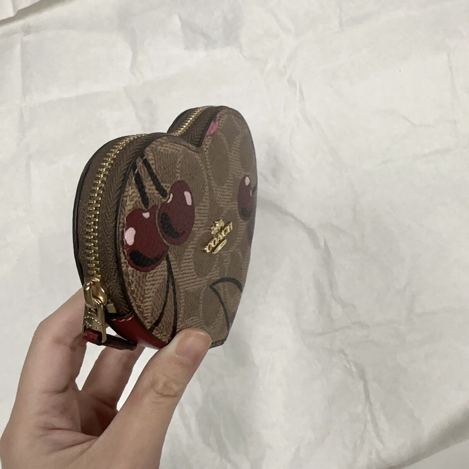 Coach NWT Limited Coach CZ476 Heart Coin Case Cherry Valentines Size ONE SIZE - 2 Thumbnail