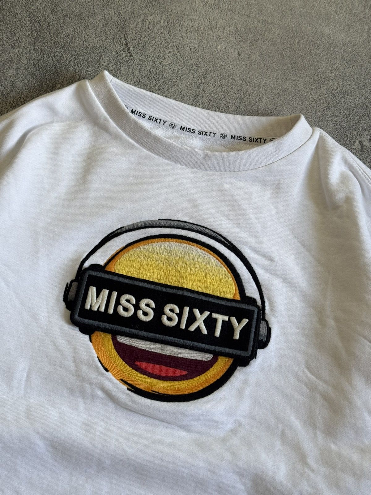 Miss Sixty Miss Sixty big logo smile emoji sweatshirts crop jumper top Size XS / US 0-2 / IT 36-38 - 10 Thumbnail