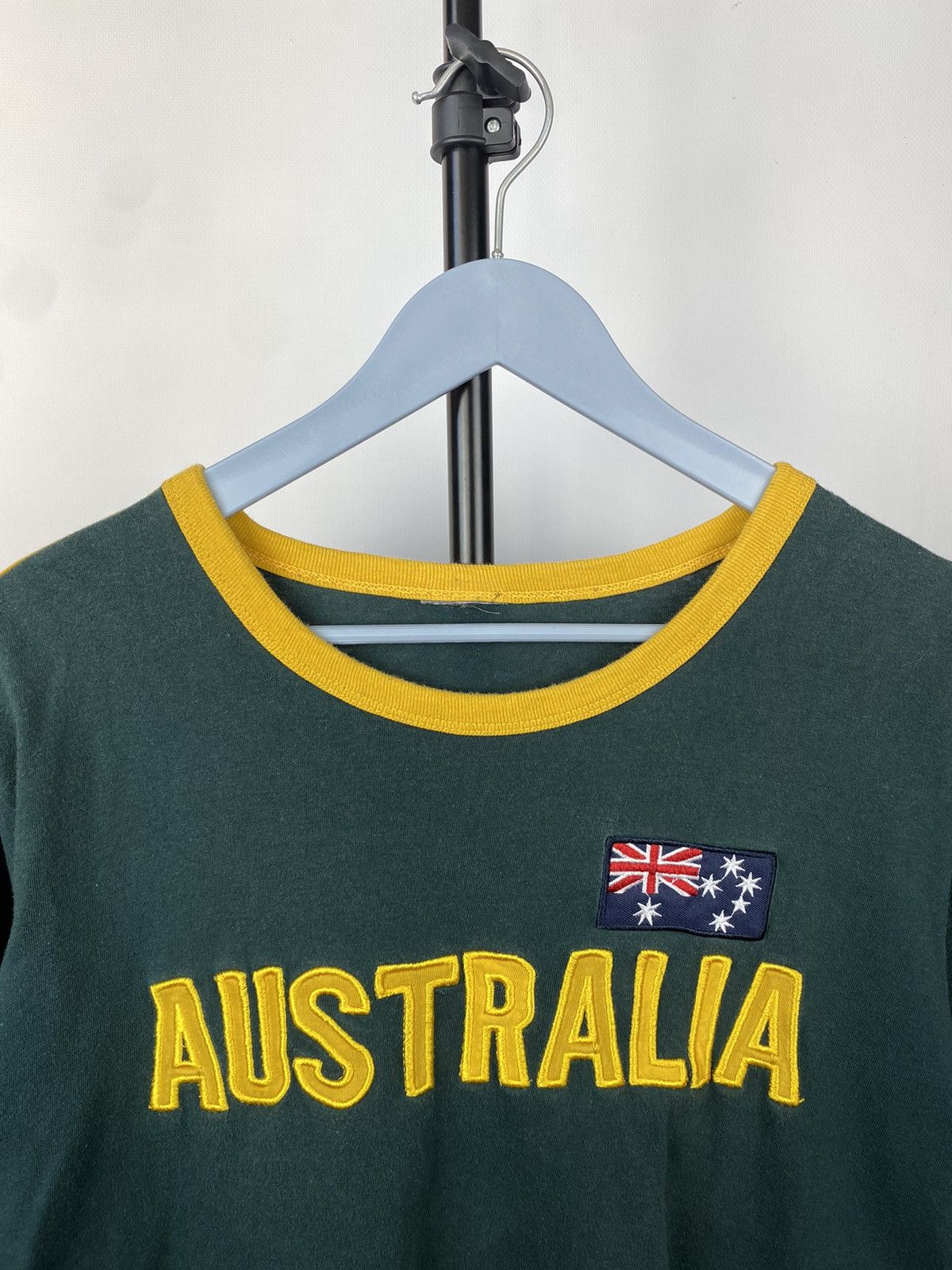 Vintage Vintage 90s Australia Big LOGO rare surf T-Shirt Size US S / EU 44-46 / 1 - 3 Thumbnail