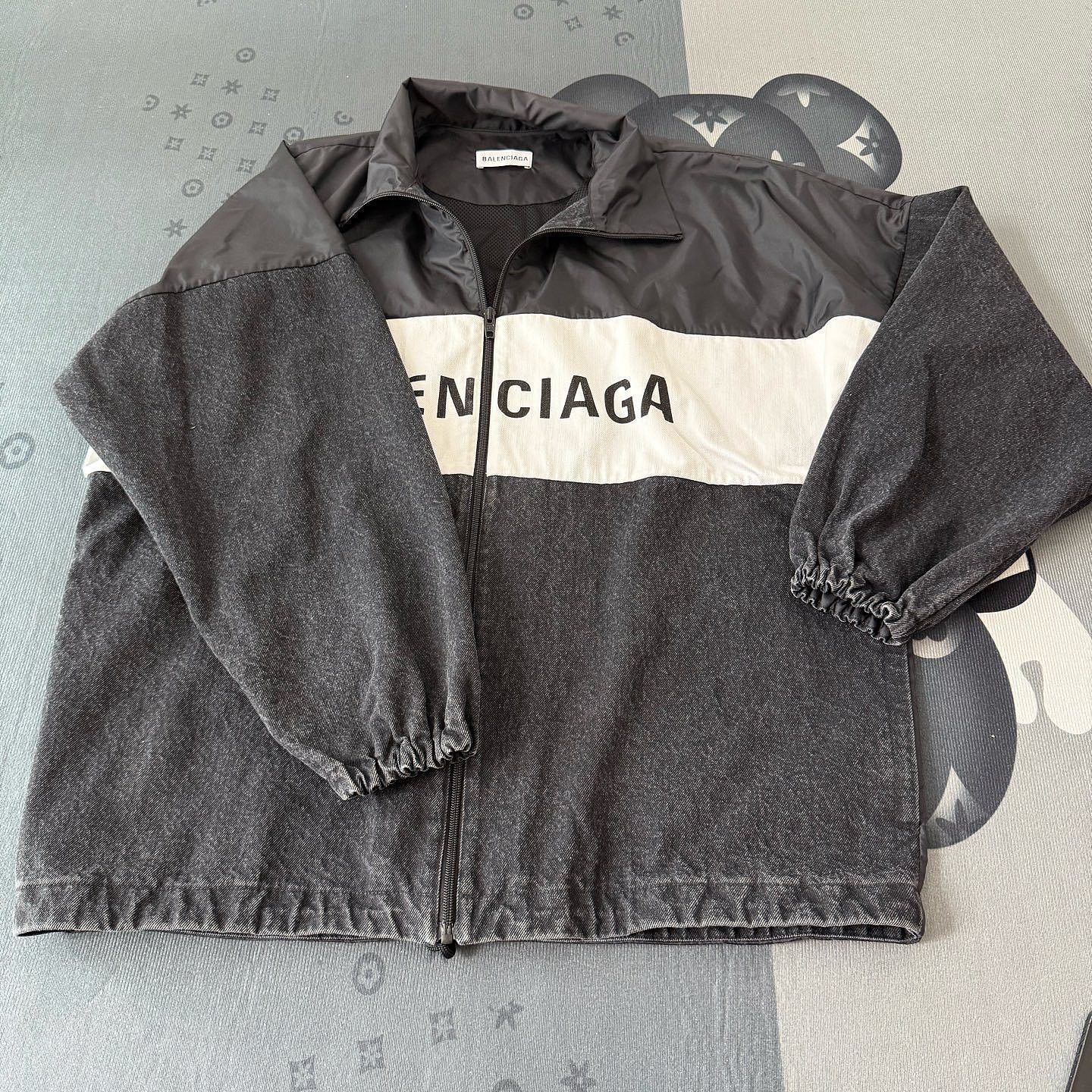 Balenciaga Balenciaga Logo Print Jacket Size 36 Size XS / US 0-2 / IT 36-38 - 1 Thumbnail