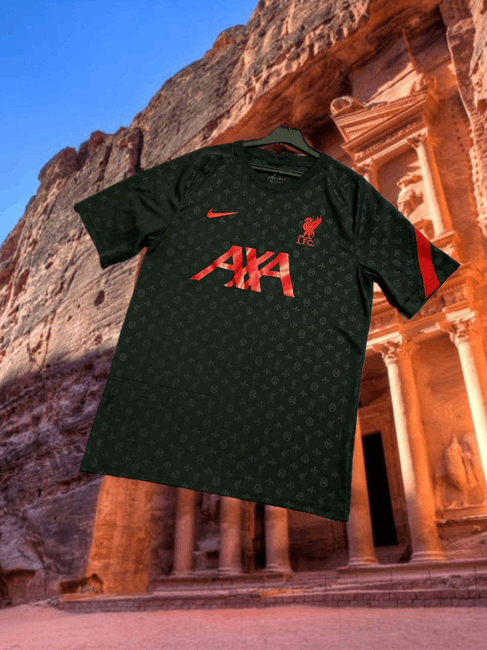 Nike Streetwear Jerseys Nike L.F.C. AXA logo T-Shirt Y2K Vintage Size US S / EU 44-46 / 1 - 1 Thumbnail