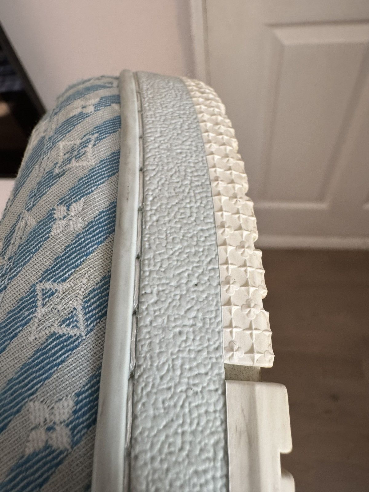 Louis Vuitton LOUIS VUITTON men sneakers MARKED SIZE UK 7 know your LV fit Size US 8.5 / EU 41-42 - 23 Thumbnail