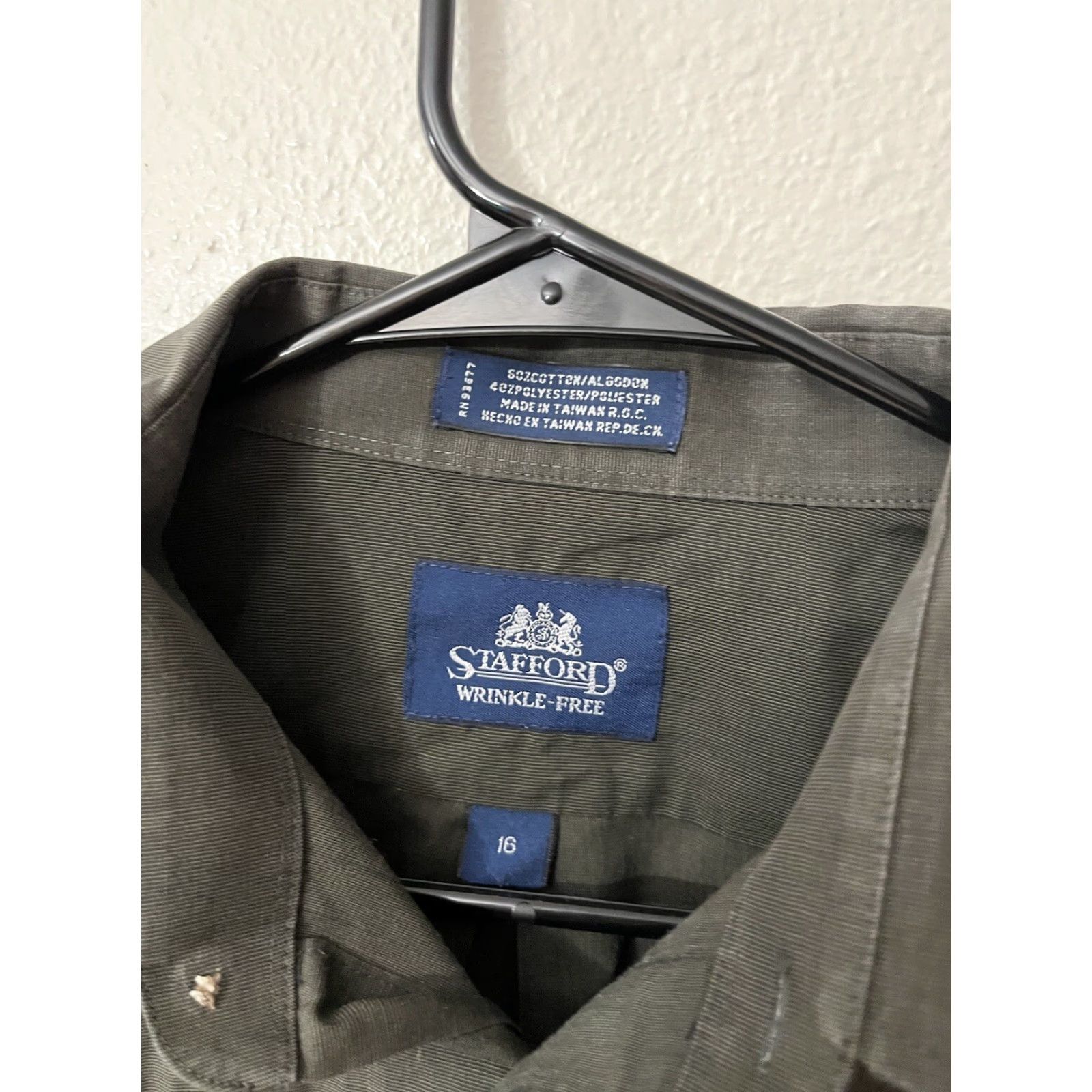 Stafford Stafford Button-Up Shirt Men's 16 Dark Brown Solid Pattern Wrinkle Free Casual Cotton Blend Non-Iron Short Sleeve Button-Up Shirt Size US L / EU 52-54 / 3 - 3 Thumbnail