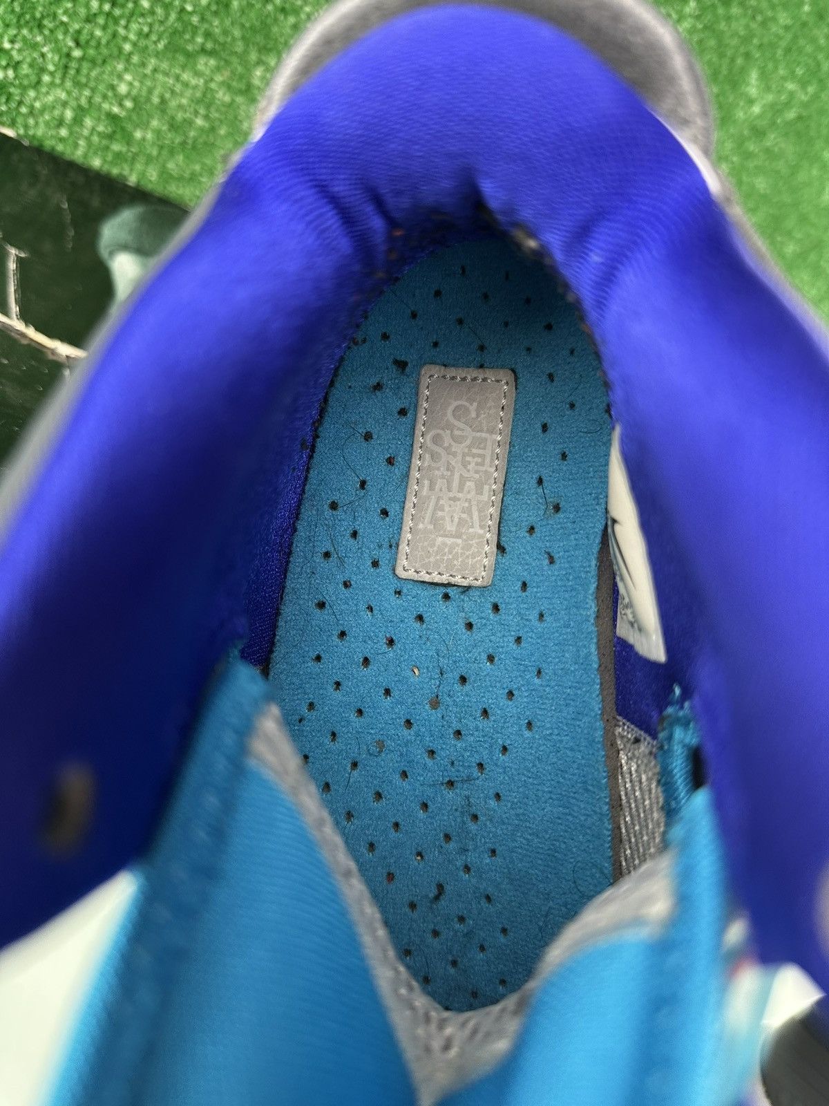 Nike Nike LeBron 8 V/2 Hornets Size 9.5 Size US 9.5 / EU 42-43 - 5 Thumbnail